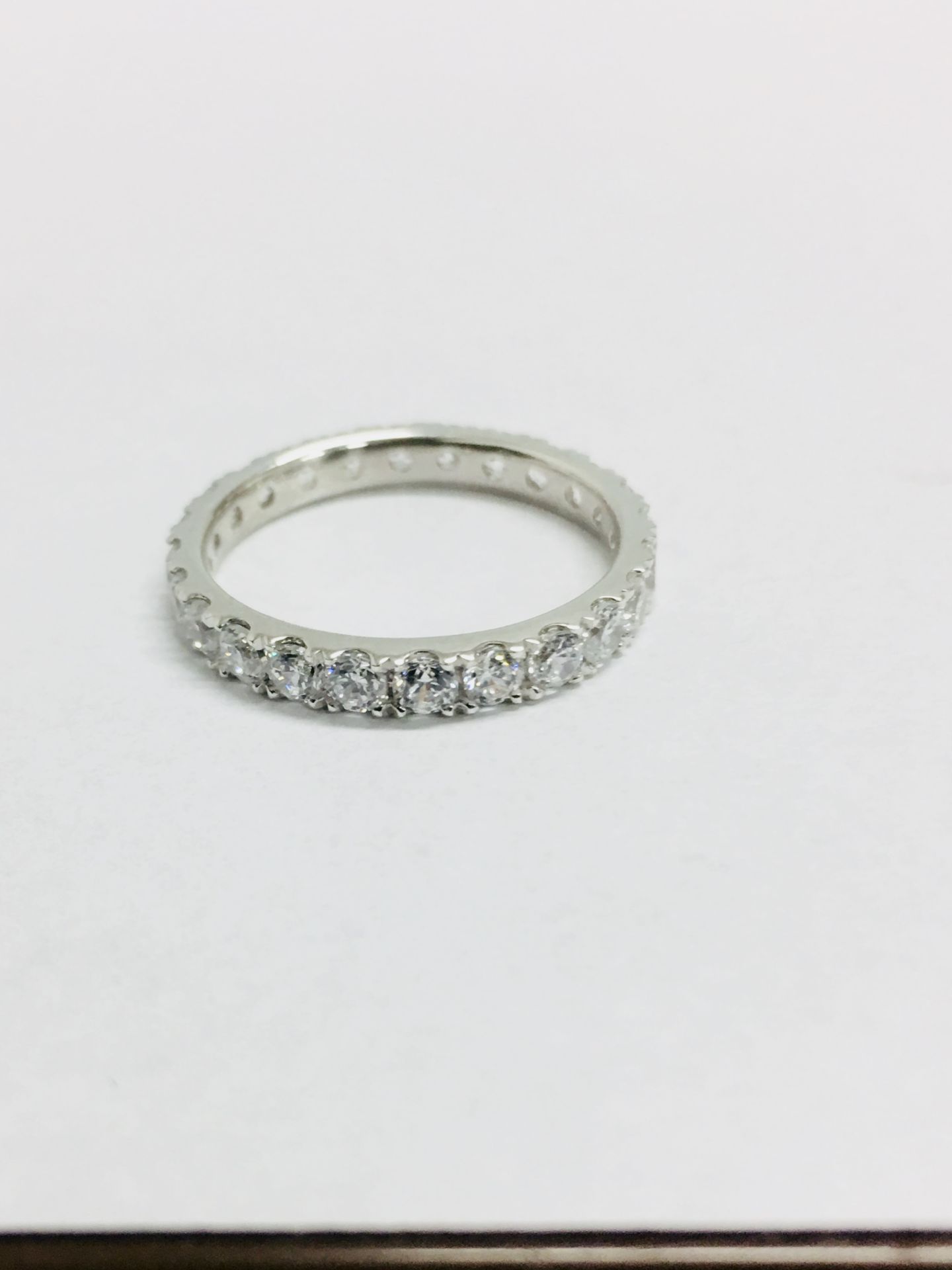 1.50ct full diamond band ring. Brilliant cut diamonds, I colour, si3 clarity. Claw setting. Size - Image 3 of 5