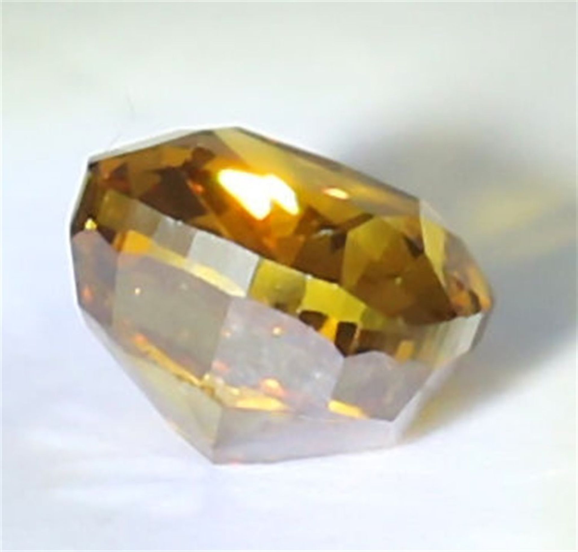 IGI Certified 0.66 ct. Diamond - Fancy Brownish Yellow - VS 2 UNTREATED - Image 5 of 6