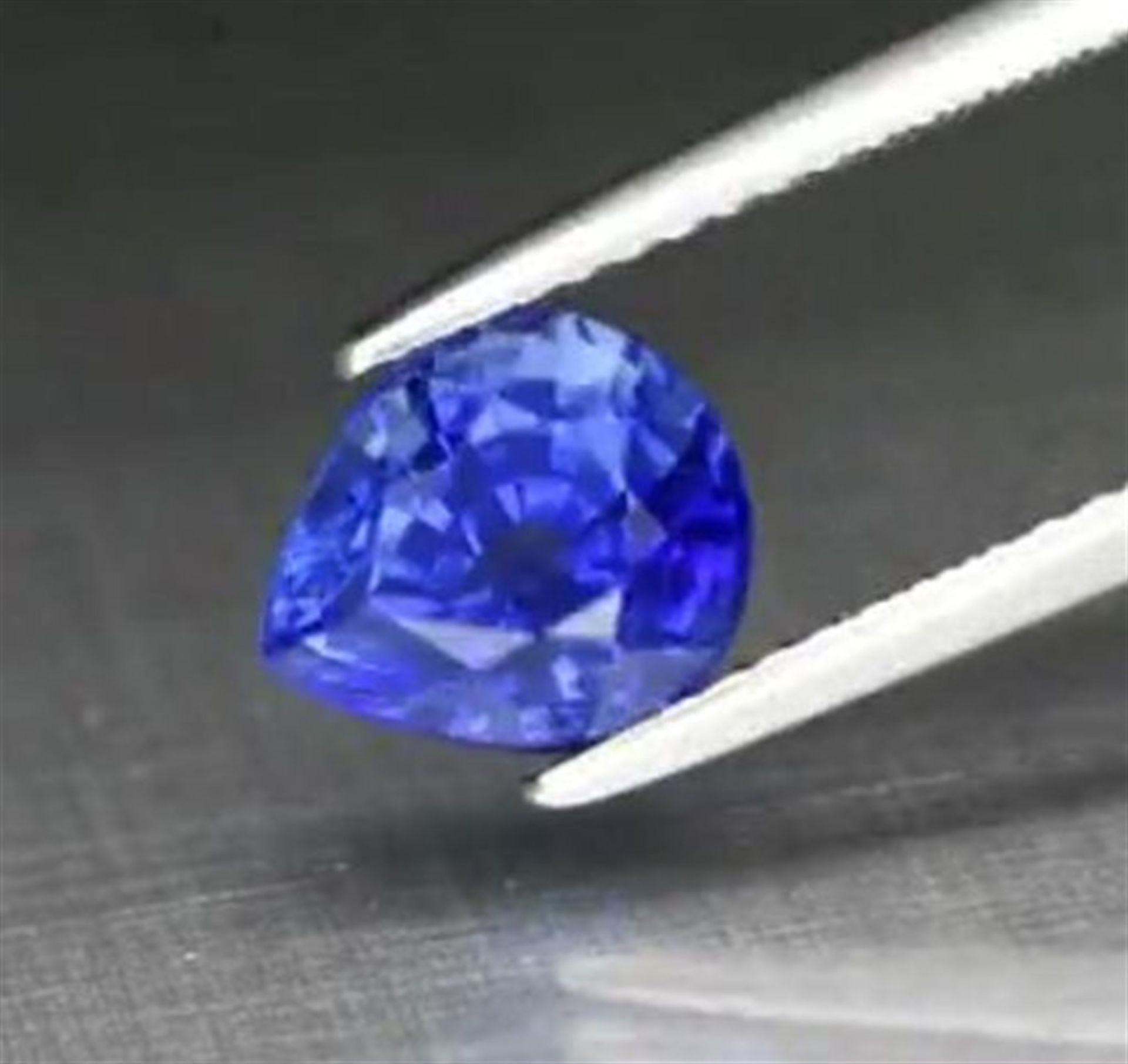 GIA Certified 2.24 ct. Blue Sapphire MADAGASCAR - Image 5 of 10