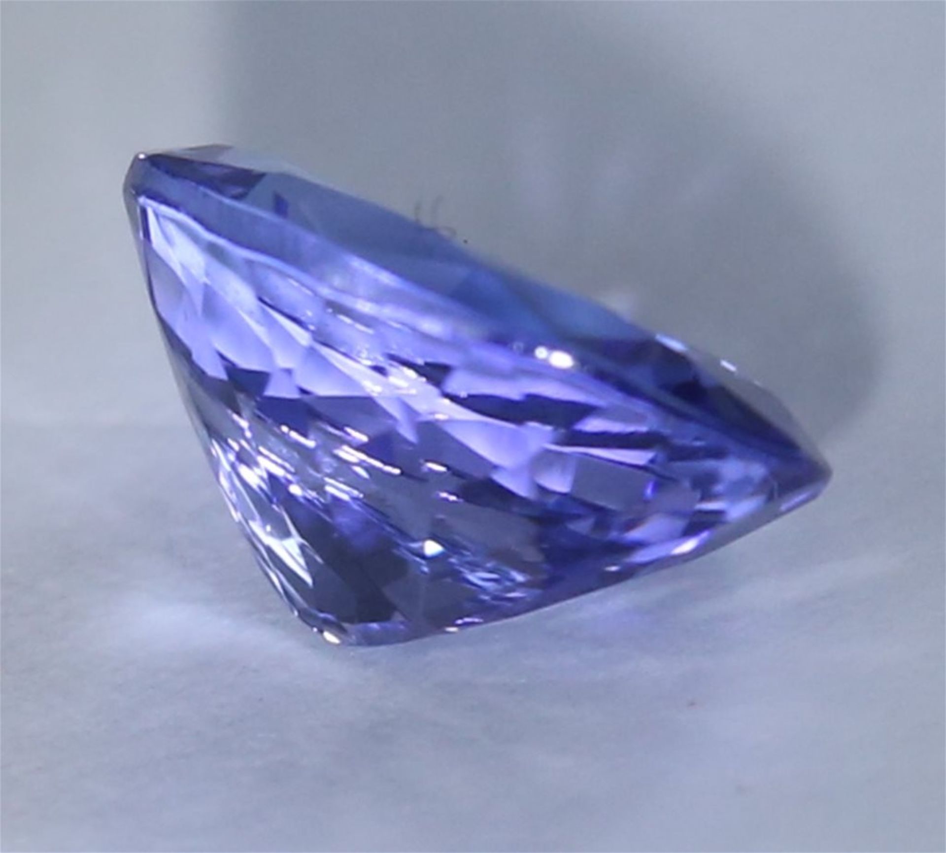 IGI Certified 1.43 ct. Tanzanite - TANZANIA - Image 5 of 7