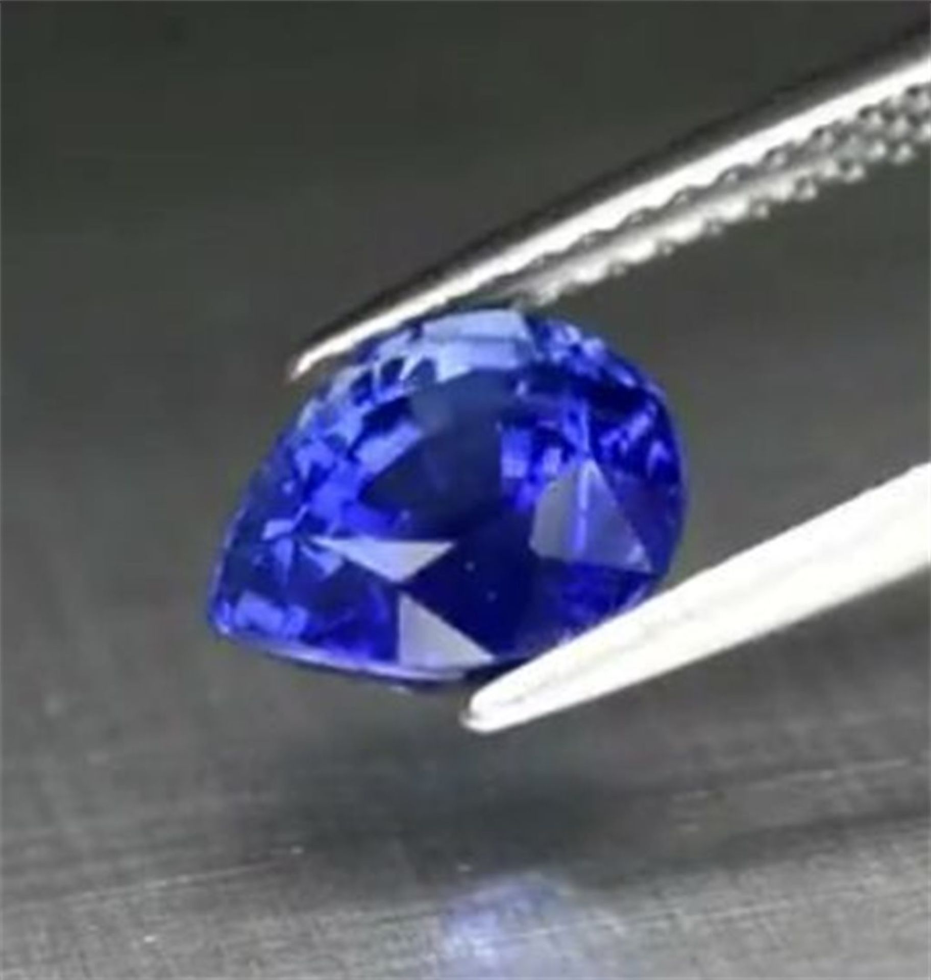 GIA Certified 2.24 ct. Blue Sapphire MADAGASCAR - Image 4 of 10
