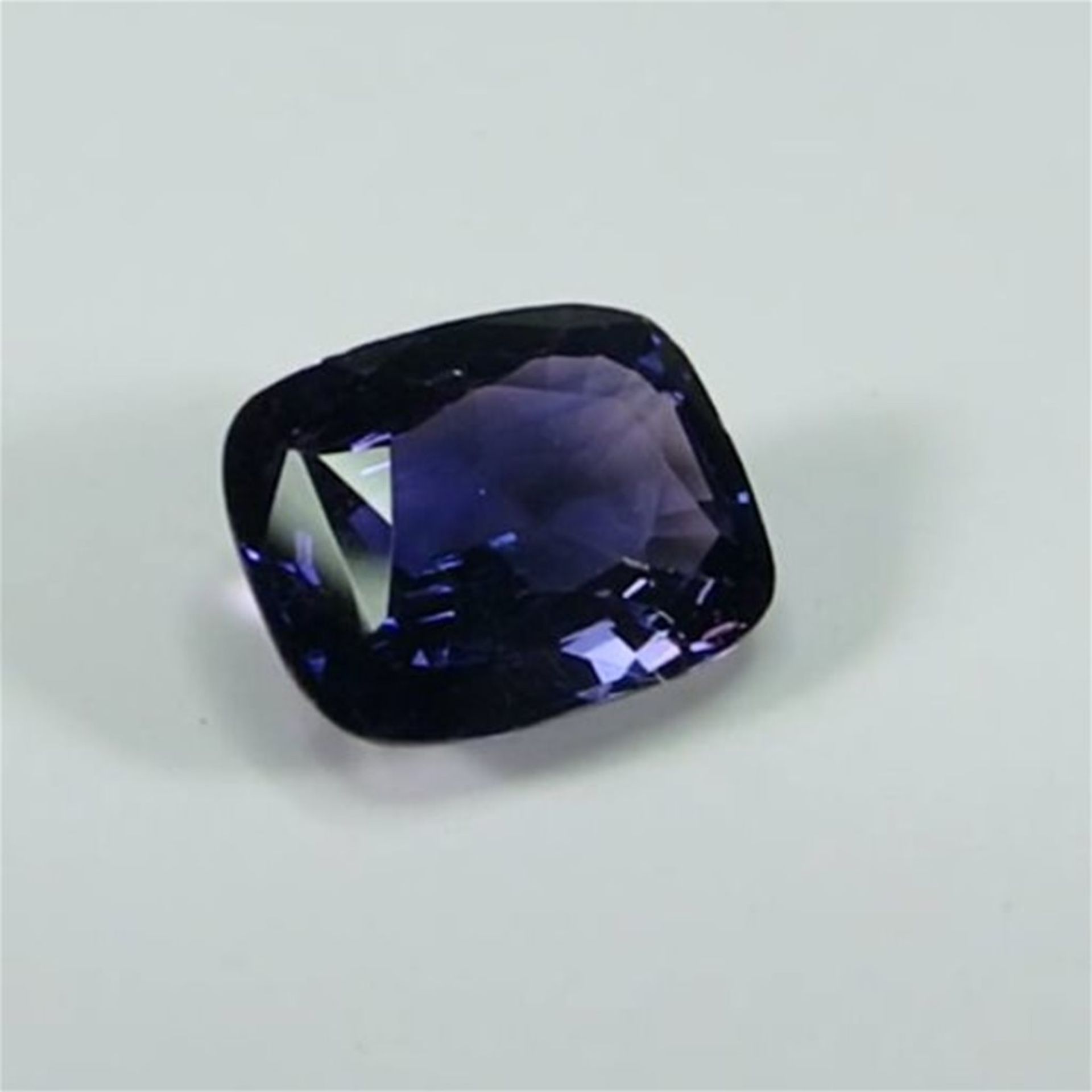 GIA Certified 2.90 ct. Bluish Violet Sapphire MADAGASCAR - Image 7 of 10
