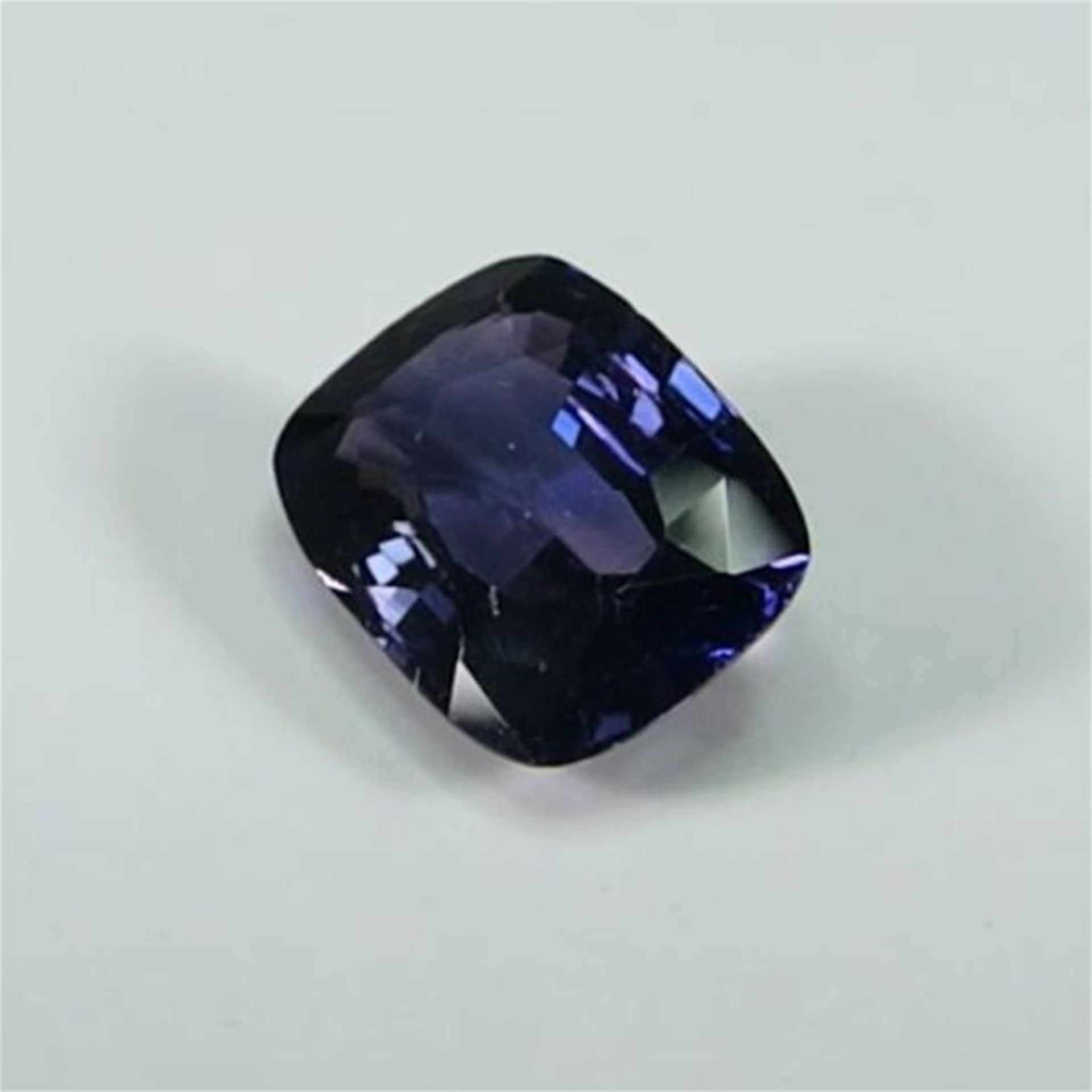 GIA Certified 2.90 ct. Bluish Violet Sapphire MADAGASCAR - Image 4 of 10