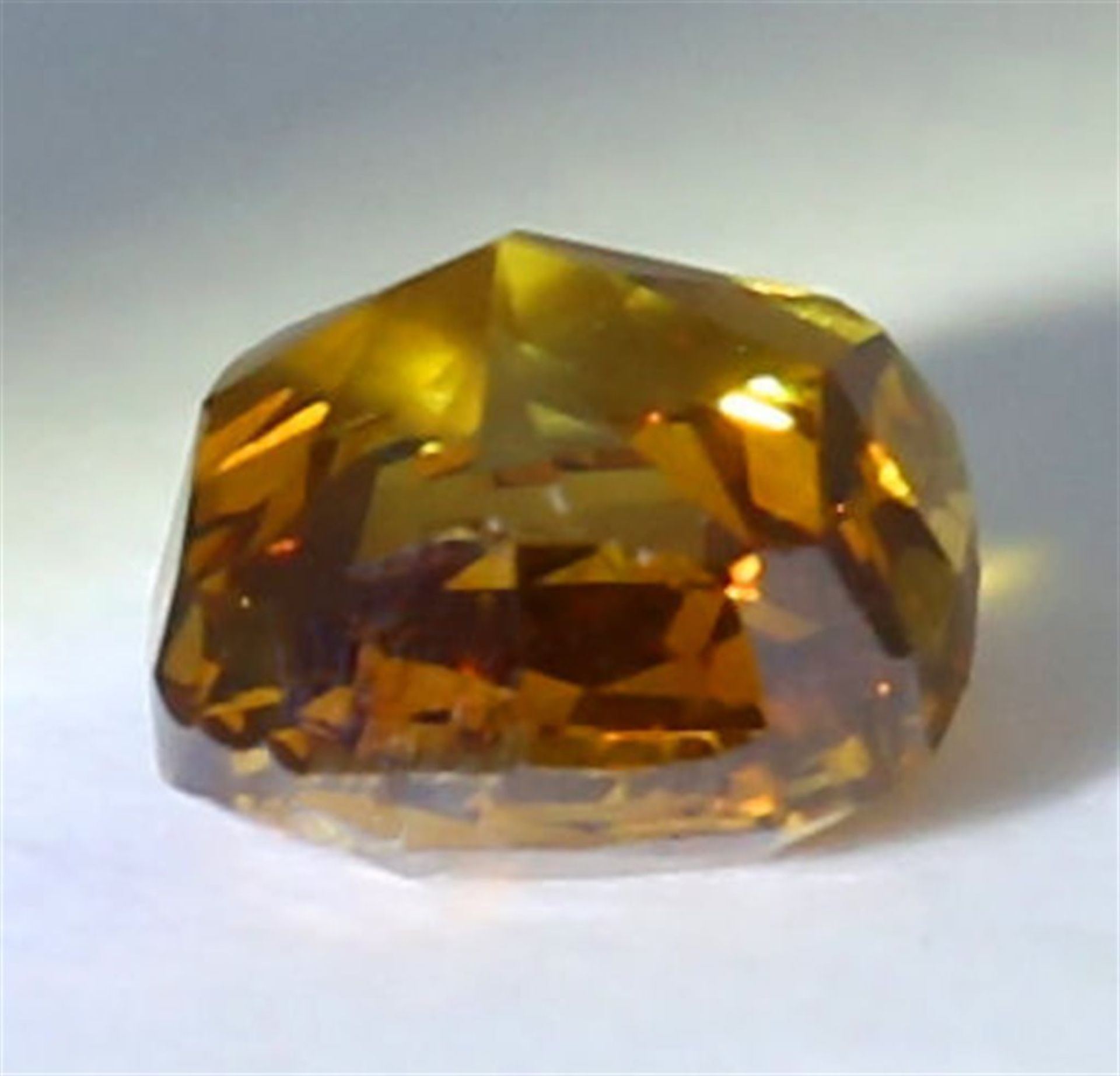 IGI Certified 0.66 ct. Diamond - Fancy Brownish Yellow - VS 2 UNTREATED - Image 6 of 6