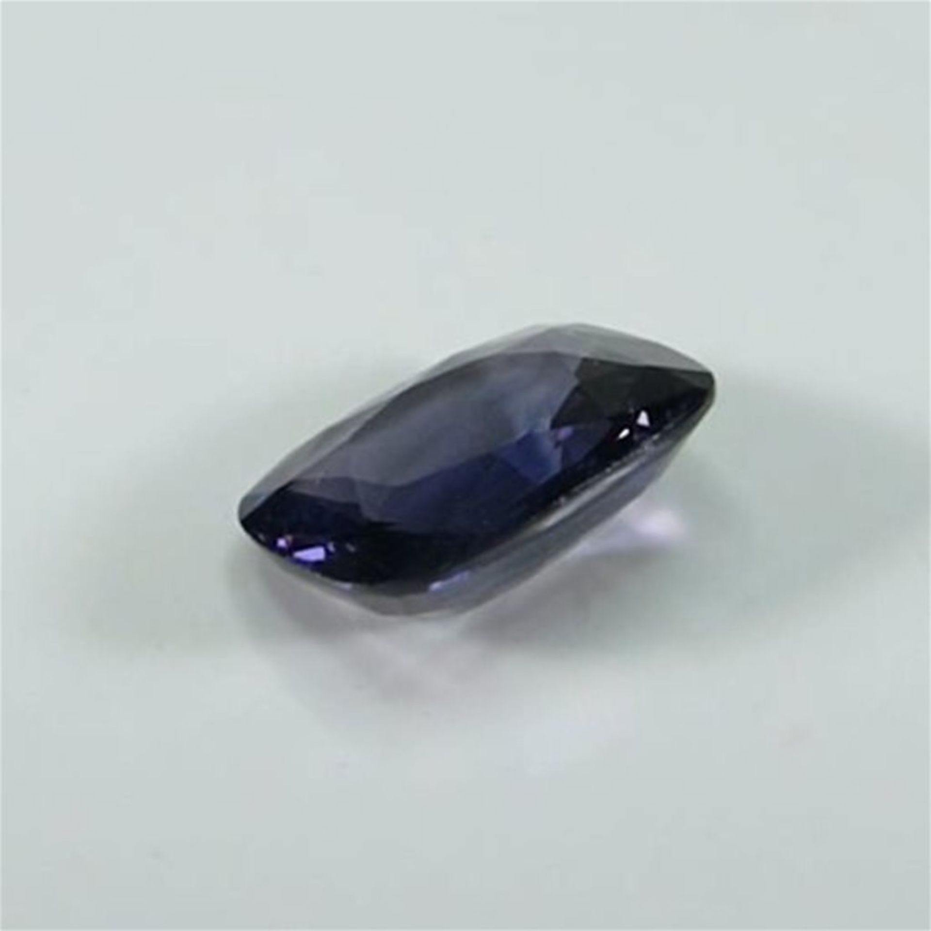 GIA Certified 2.90 ct. Bluish Violet Sapphire MADAGASCAR - Image 5 of 10