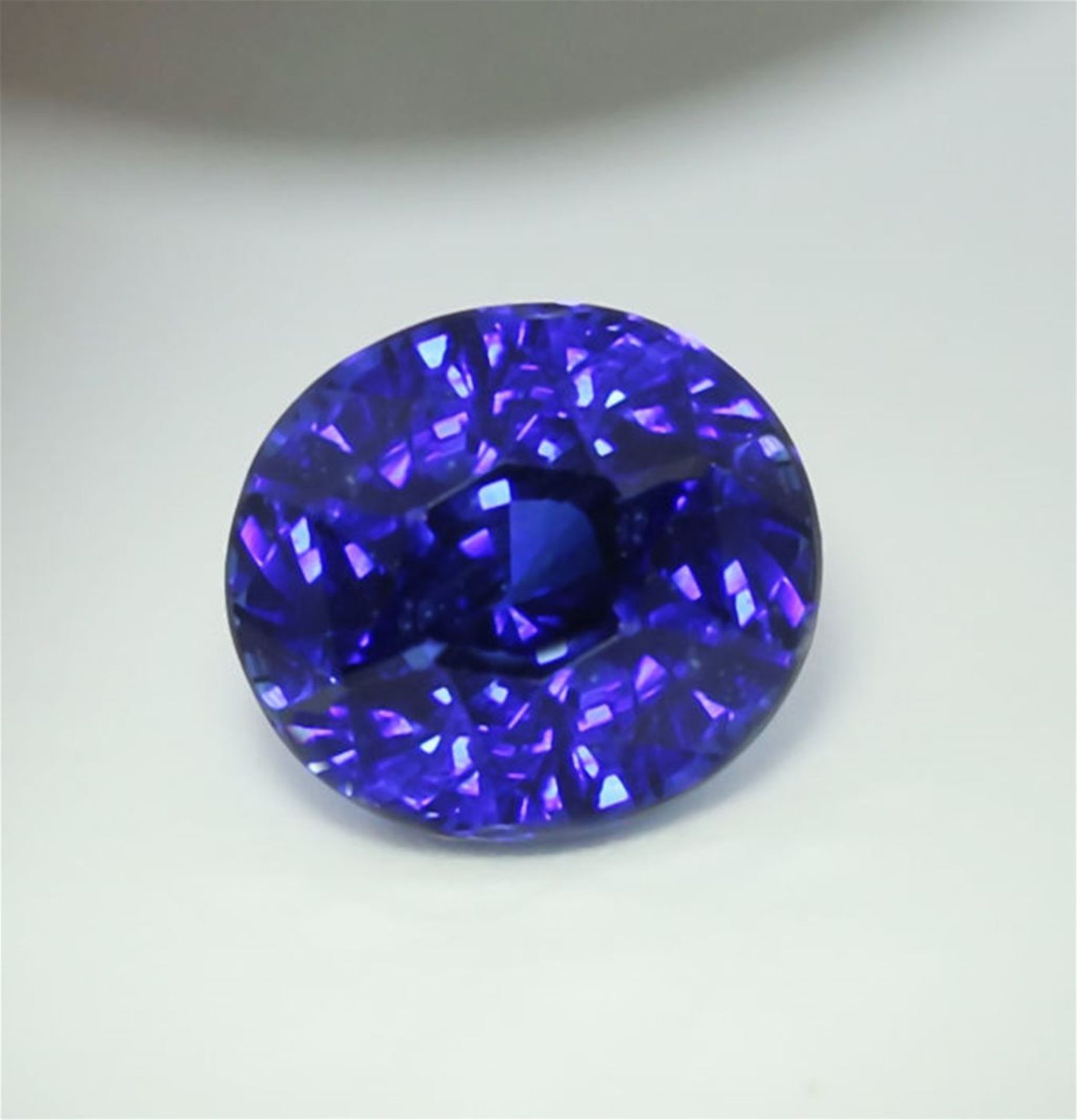 GRS Certified 2.55 ct. Blue Sapphire - Royal Blue - Image 3 of 8