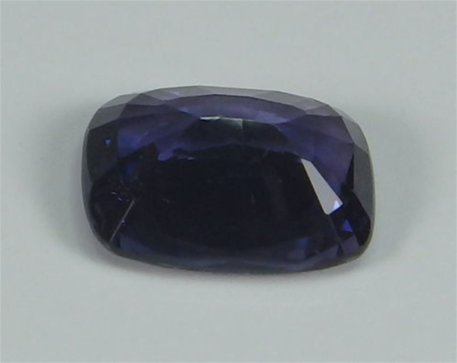 GIA Certified 2.90 ct. Bluish Violet Sapphire MADAGASCAR - Image 10 of 10