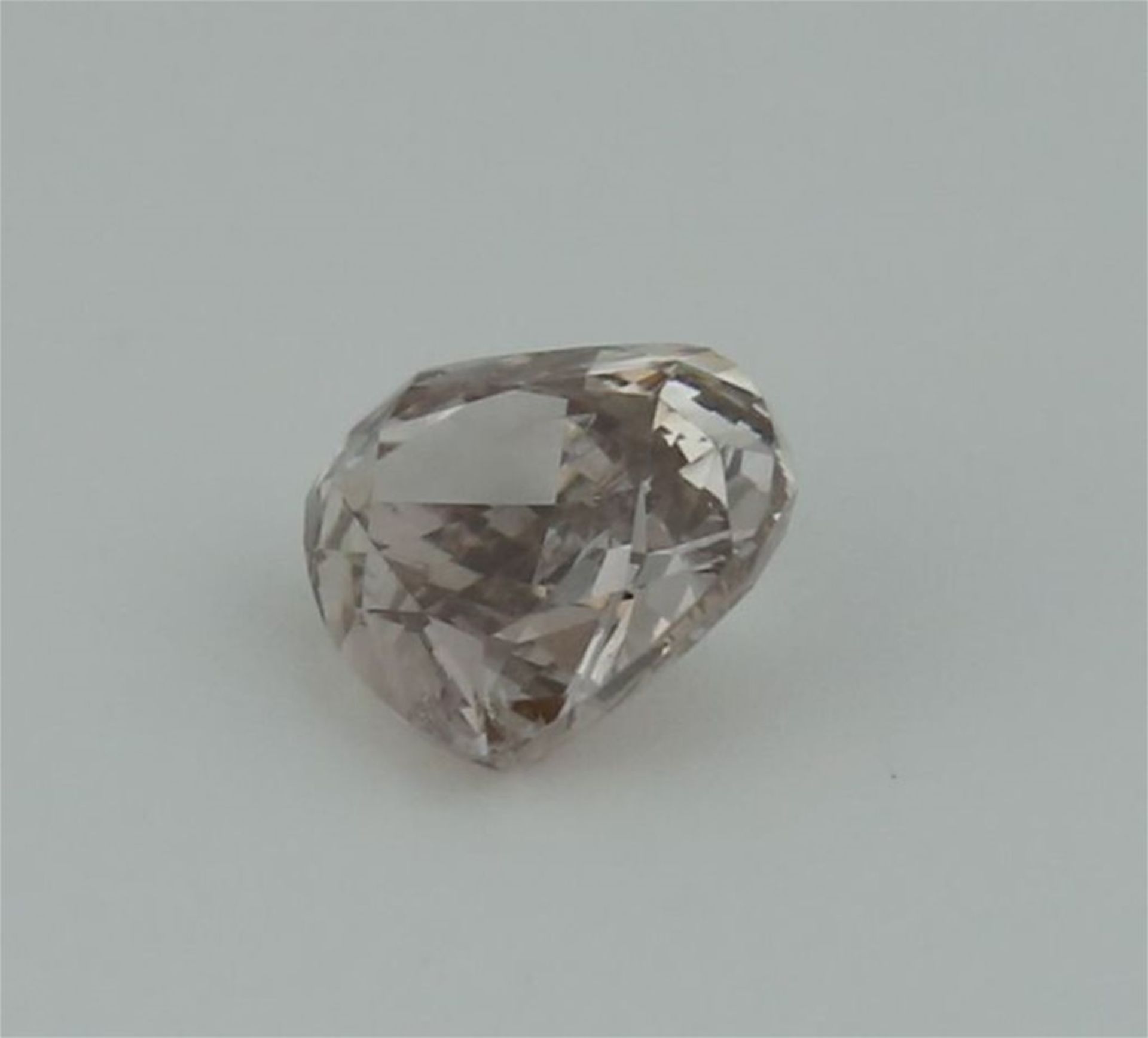 IGI Certified 0.52 ct. Pear Modified Brilliant Diamond - Very Light Brown - SI 2 UNTREATED - Image 4 of 9