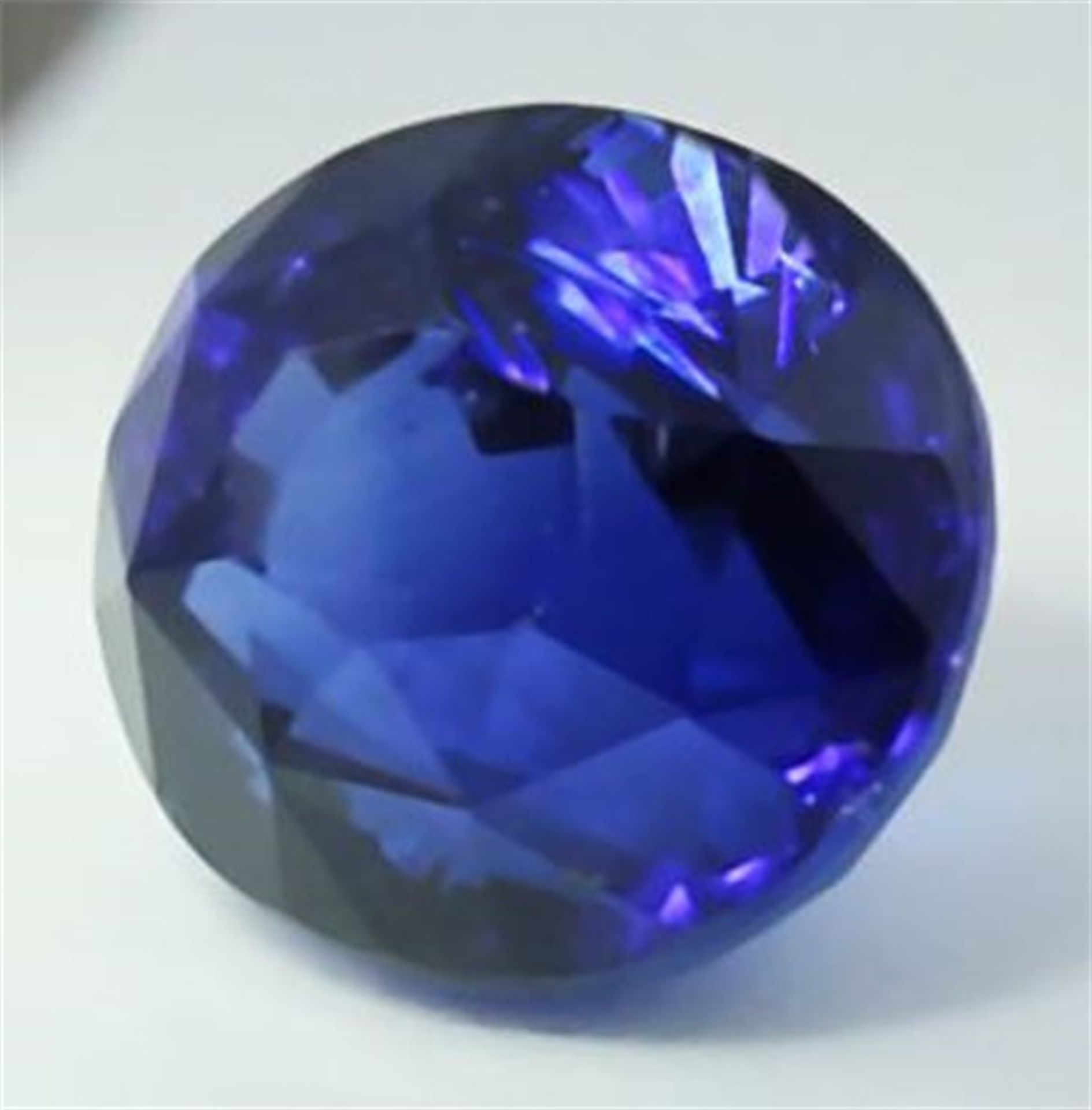 GRS Certified 2.55 ct. Blue Sapphire - Royal Blue - Image 5 of 8