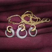 18 K / 750 Yellow Gold Pendant Necklace with Earrings