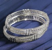 IGI Certified 14 K / 585 White Gold Designer Diamond Bangle Pair