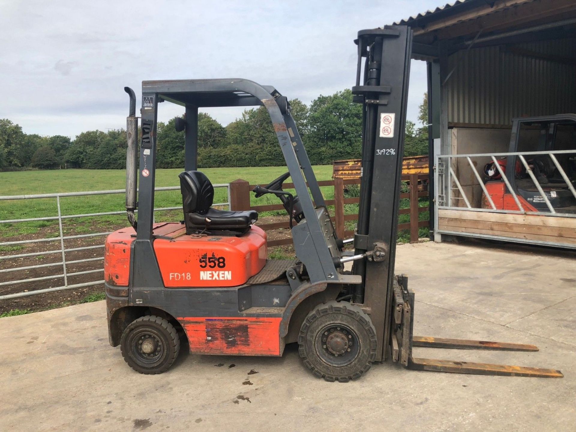 NEXEN FD18, DIESEL FORK LIFT, TRIPLE MAST, SIDE SHIFT, 1800KG, YEAR 2010