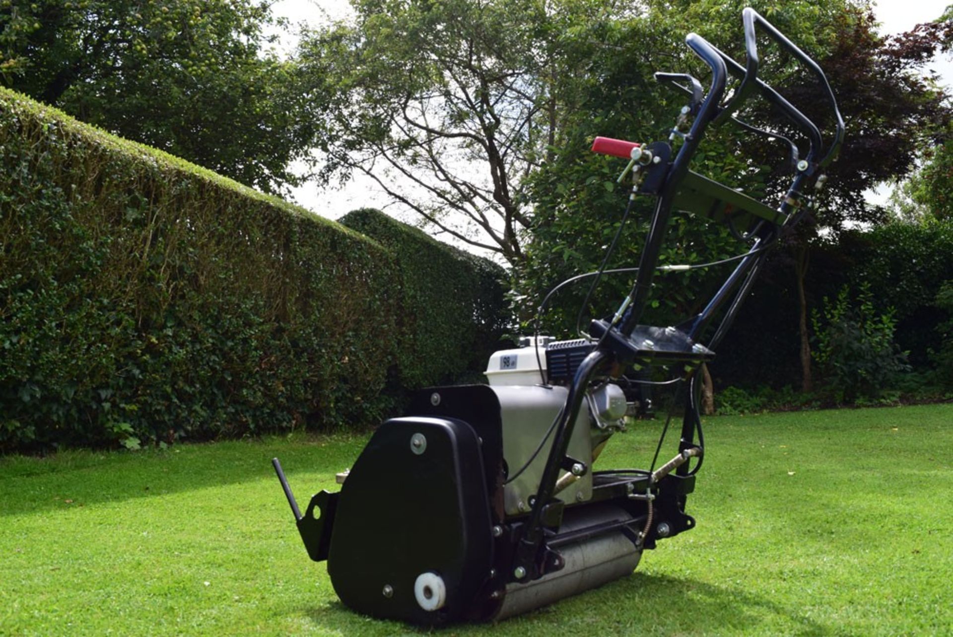 2012 Allett Shaver 20, 10 Blade Cylinder Mower With Grass Box - Image 9 of 9