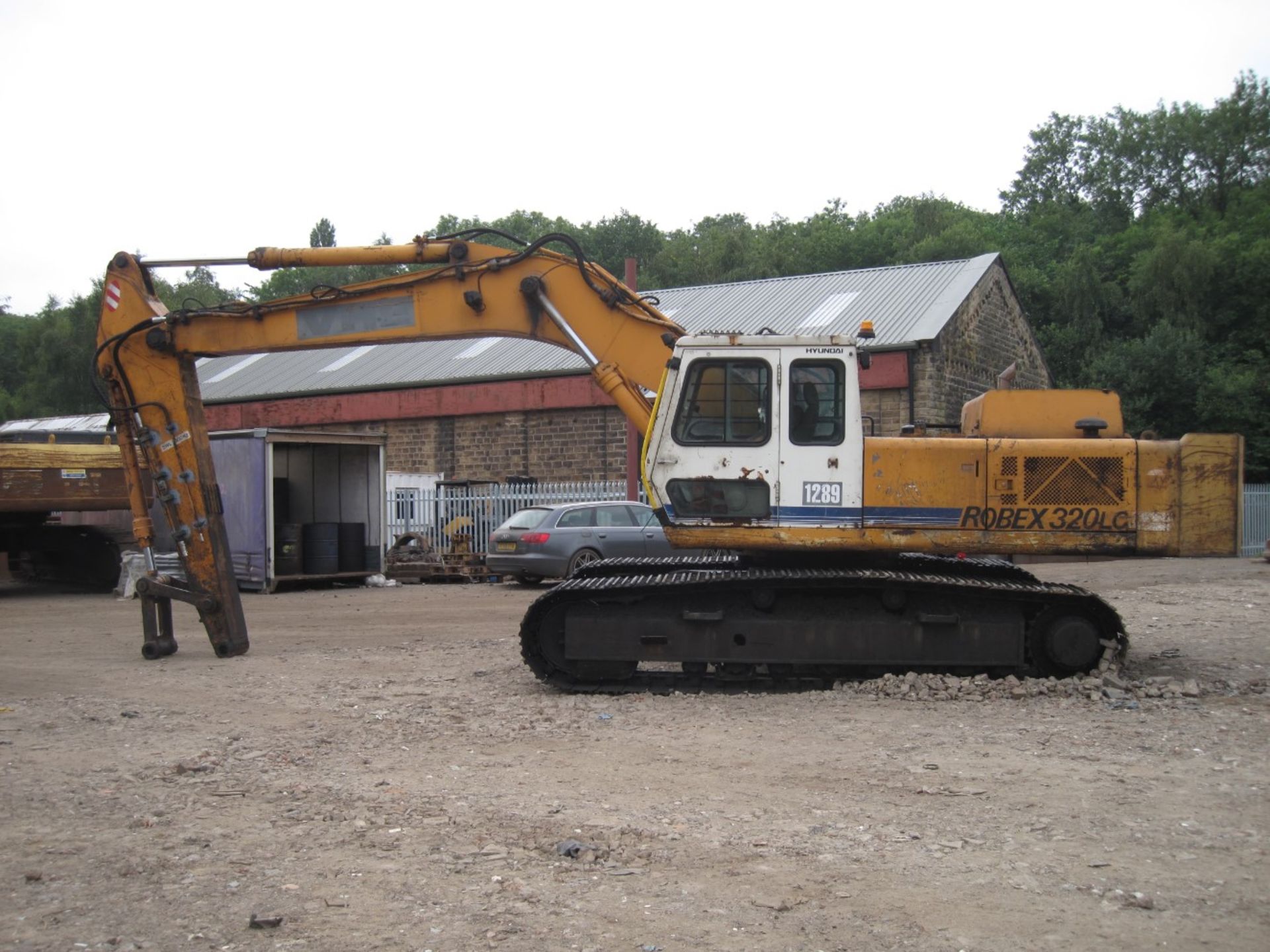 Hyundai Robex 320 Excavator with Scrap Shear - Image 2 of 3