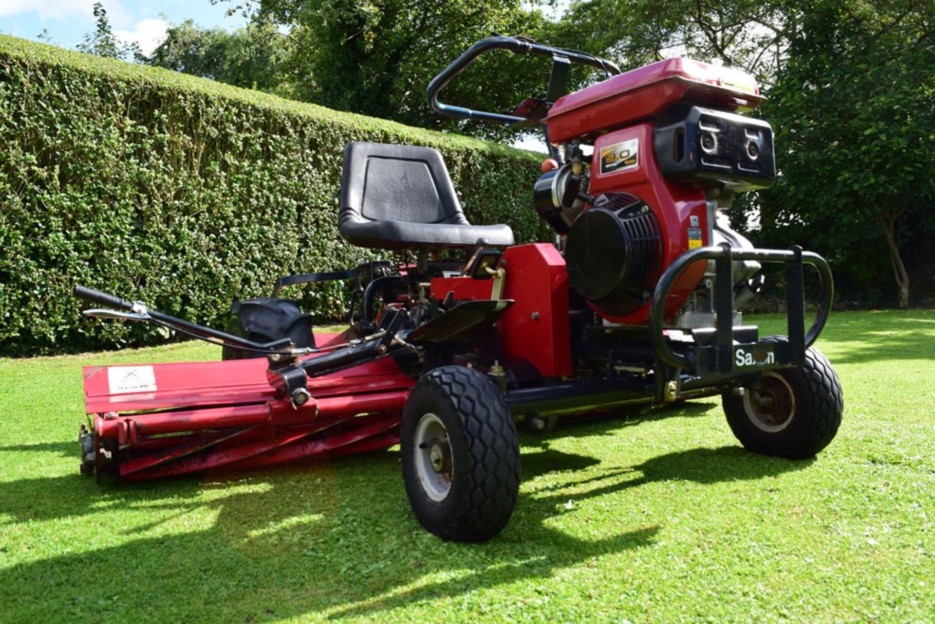 Saxon Triple LM180B Ride On Cylinder Mower - Image 2 of 10