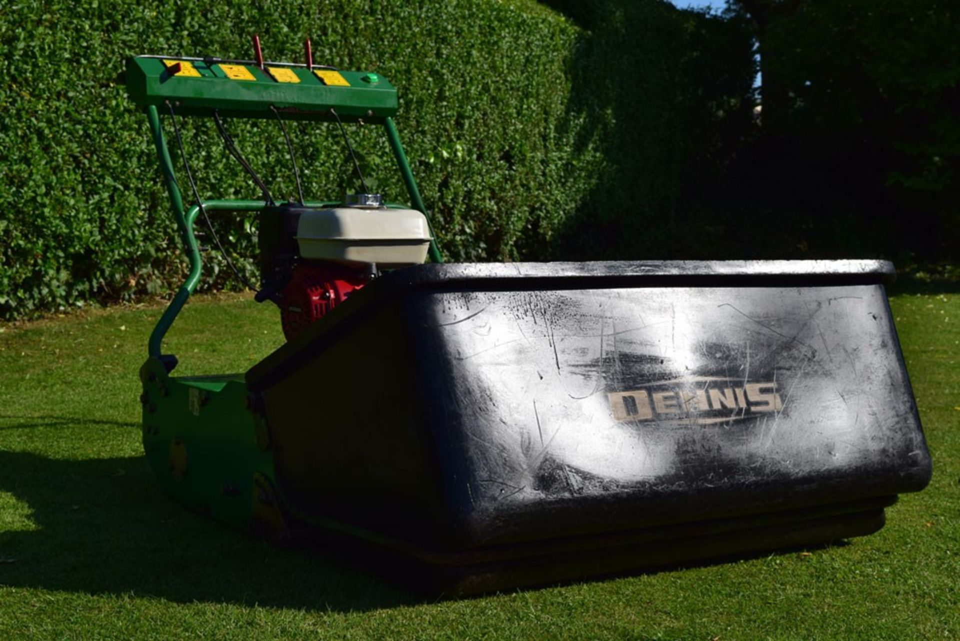 2008 Dennis G860 6 Blade Cylinder Mower