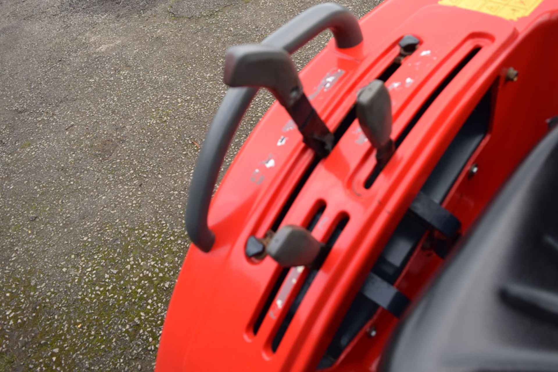 Massey Ferguson 1532 Compact Tractor - Bild 11 aus 13