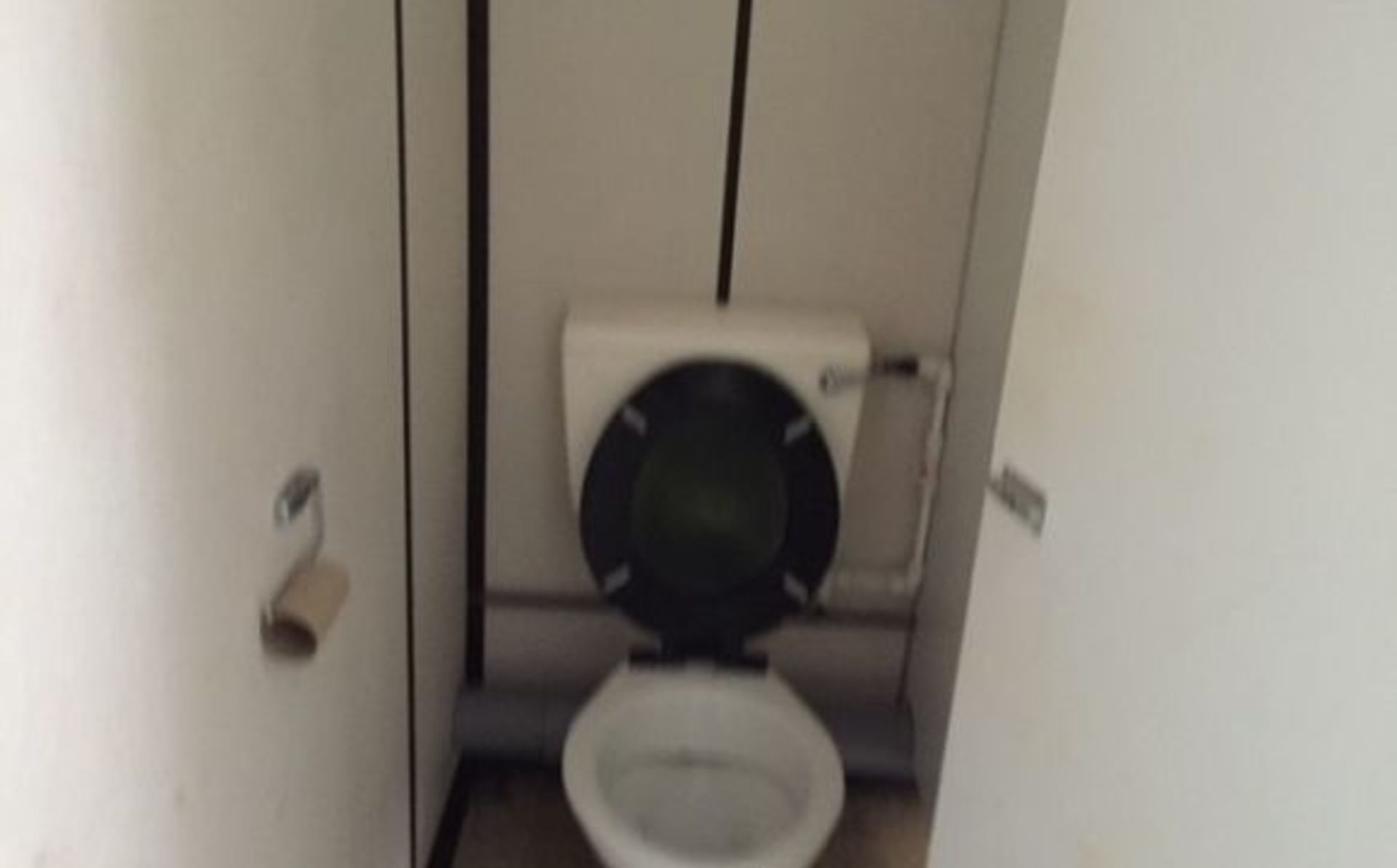 16'x9' Anti-Vandal Toilet Block. - Image 3 of 4
