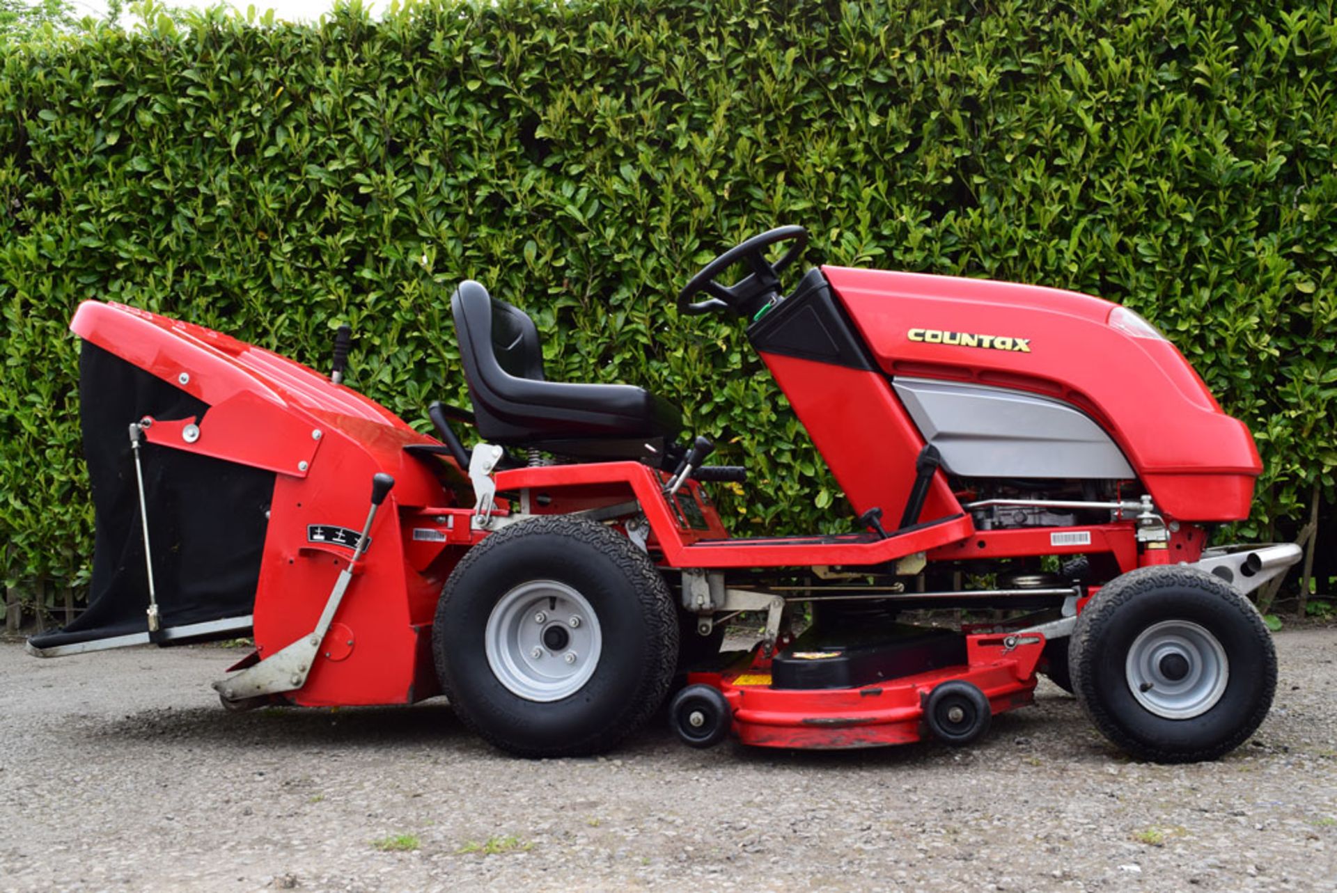 Countax C800H 44" Rear Discharge Garden Tractor With PGC