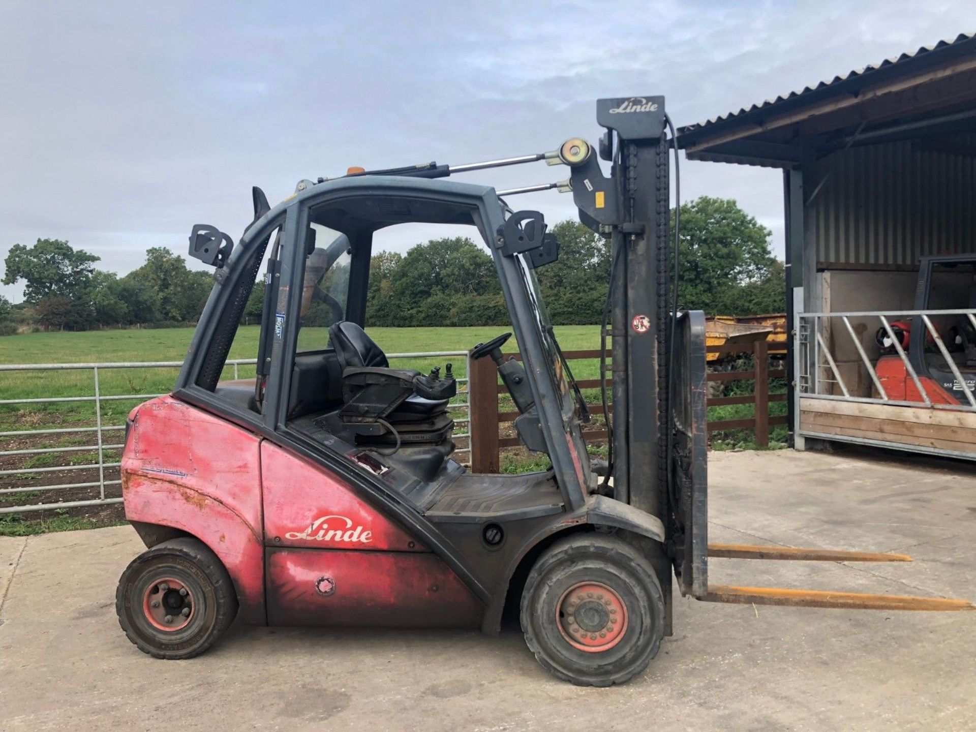 LINDE H30D DIESEL FORK LIFT, DUPLEX MAST, SIDE SHIFT, YEAR 2005