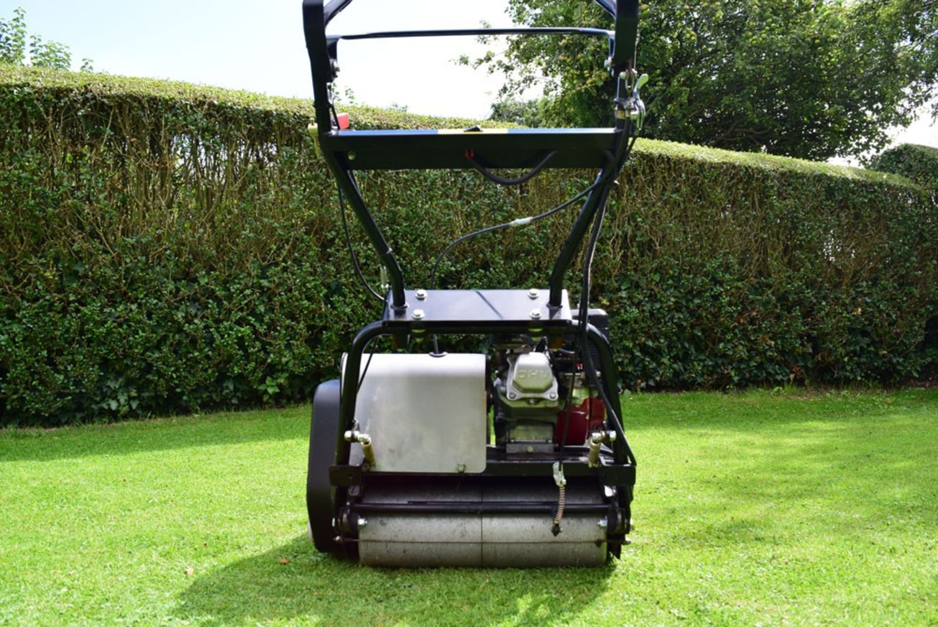 2012 Allett Shaver 20, 10 Blade Cylinder Mower With Grass Box - Image 8 of 9