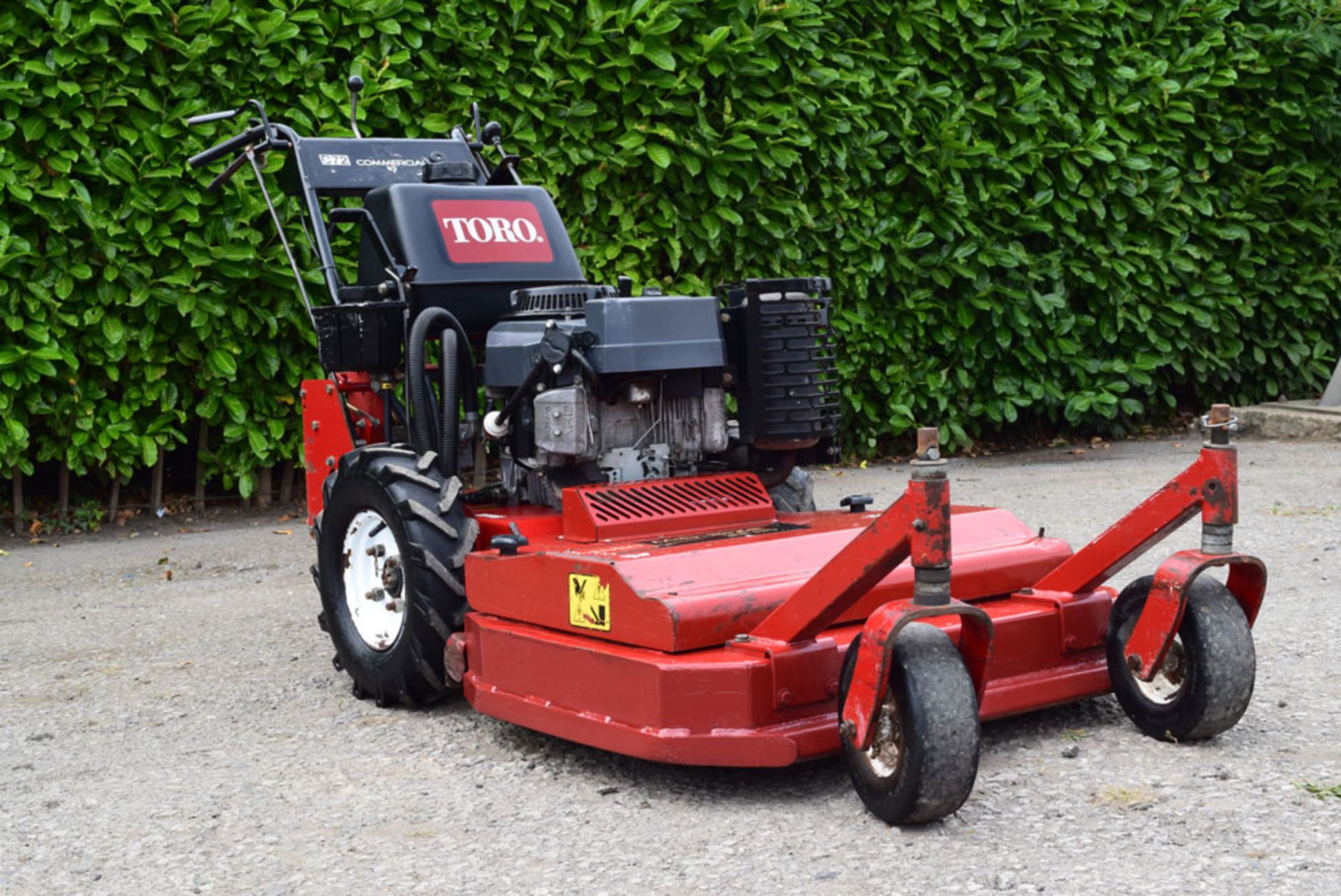 Toro Commercial Pedestrian 32" Commercial Walk Behind Zero Turn Rotary Mower - Image 5 of 6