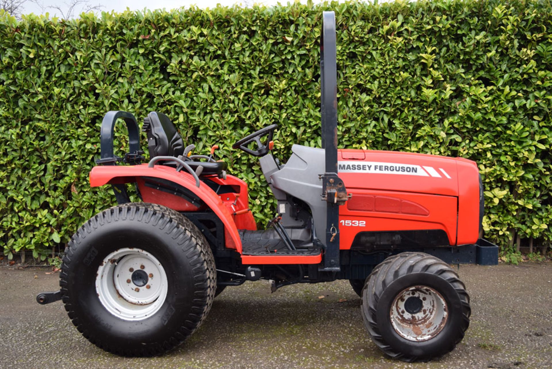 Massey Ferguson 1532 Compact Tractor - Bild 3 aus 13