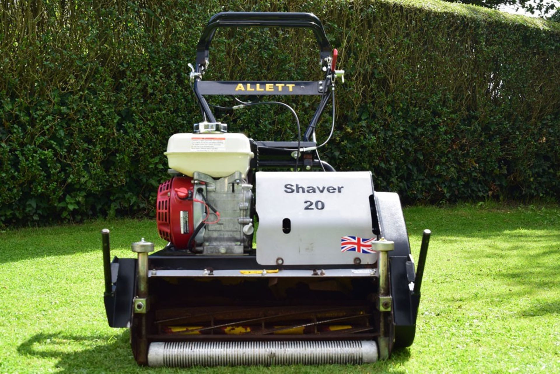 2012 Allett Shaver 20, 10 Blade Cylinder Mower With Grass Box - Image 3 of 9