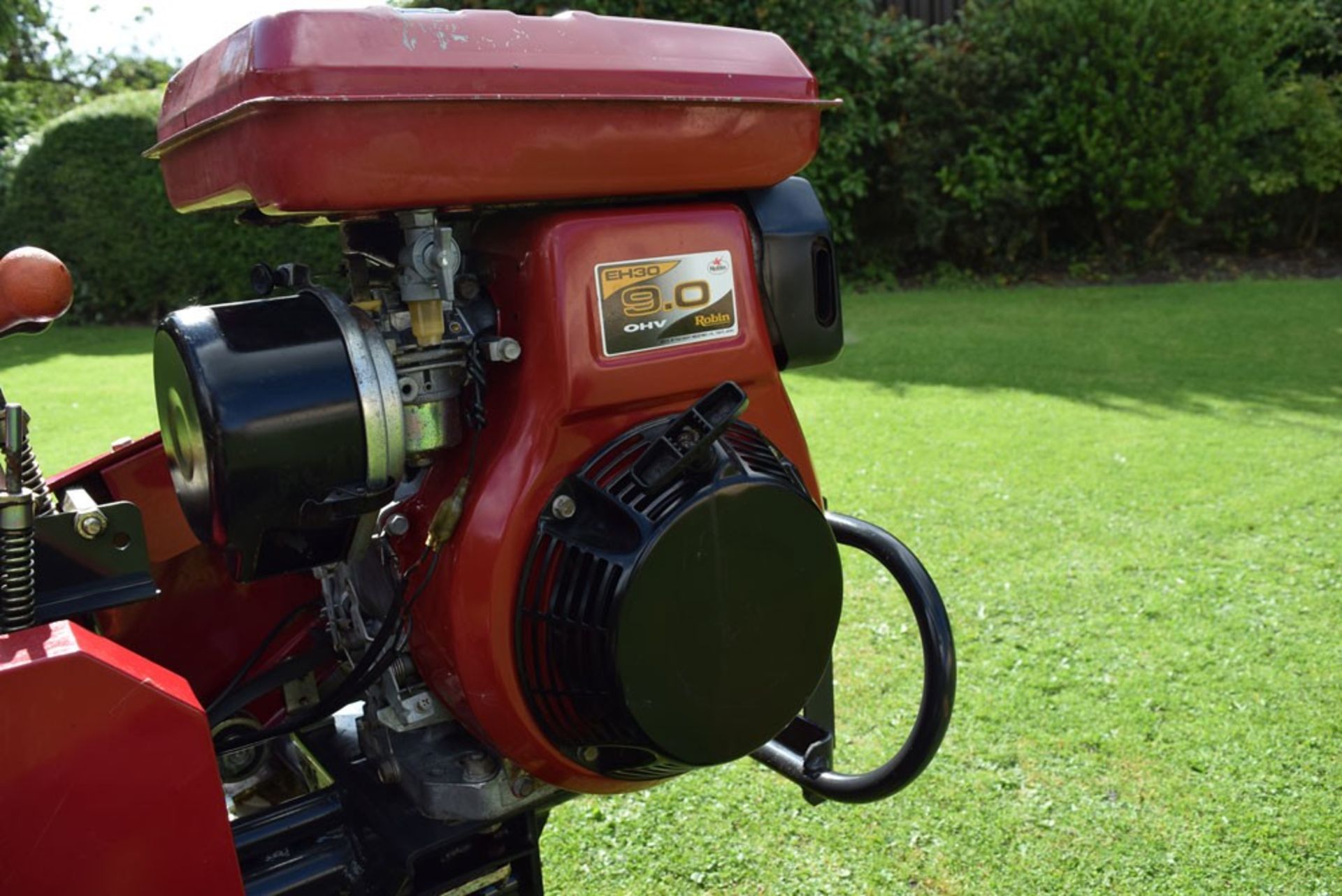 Saxon Triple LM180B Ride On Cylinder Mower - Image 4 of 10