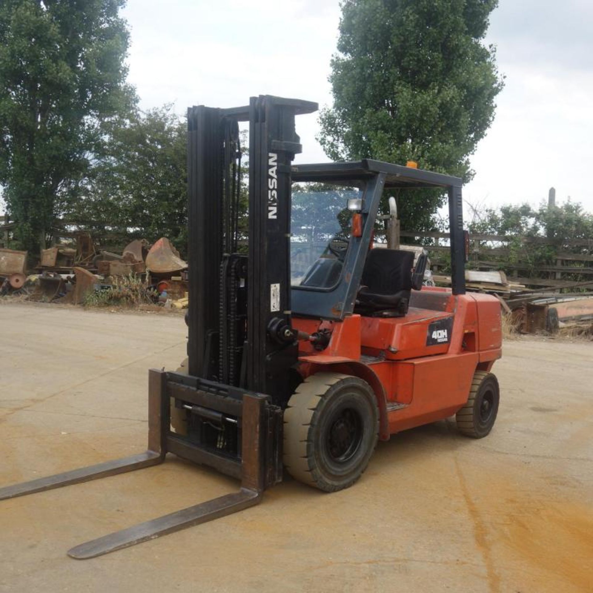 2005 Nissan 40H Forklift