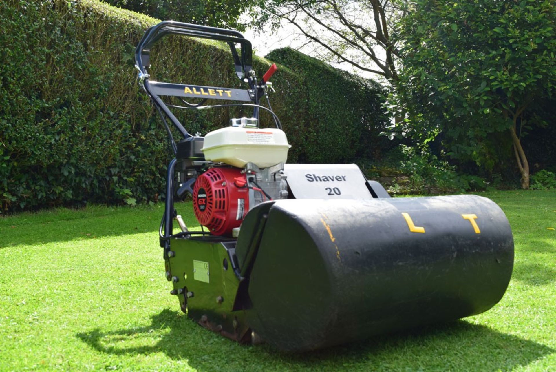 2012 Allett Shaver 20, 10 Blade Cylinder Mower With Grass Box