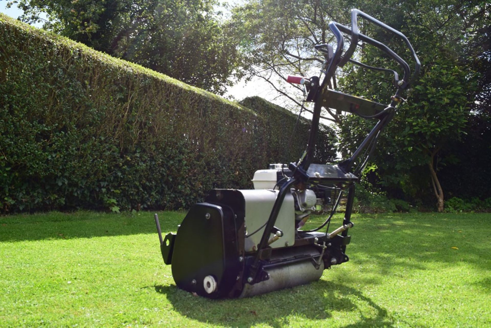 2012 Allett Shaver 20, 10 Blade Cylinder Mower With Grass Box - Image 7 of 8