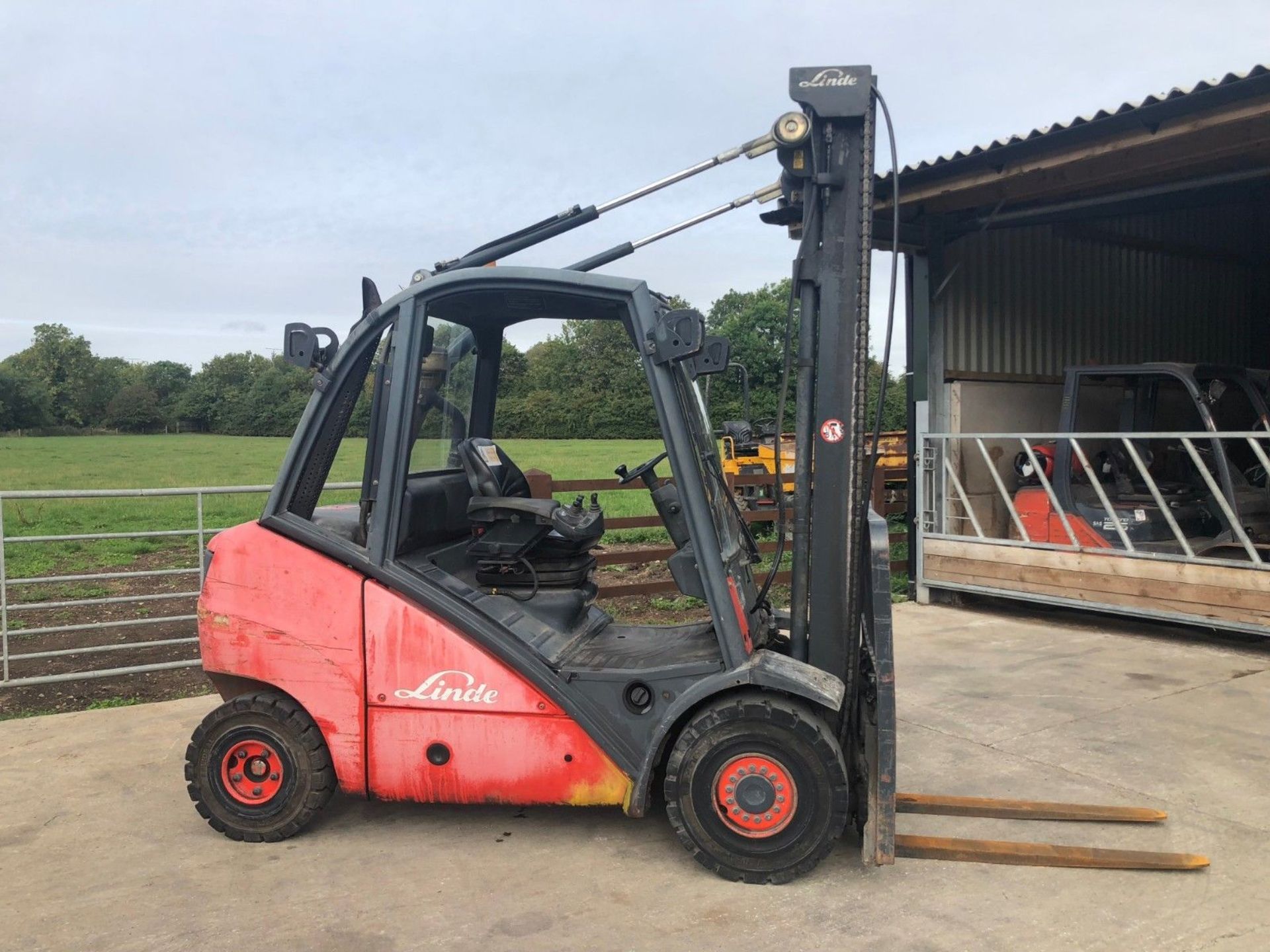 LINDE H30D DIESEL FORK LIFT, DUPLEX MAST, SIDE SHIFT, YEAR 2006