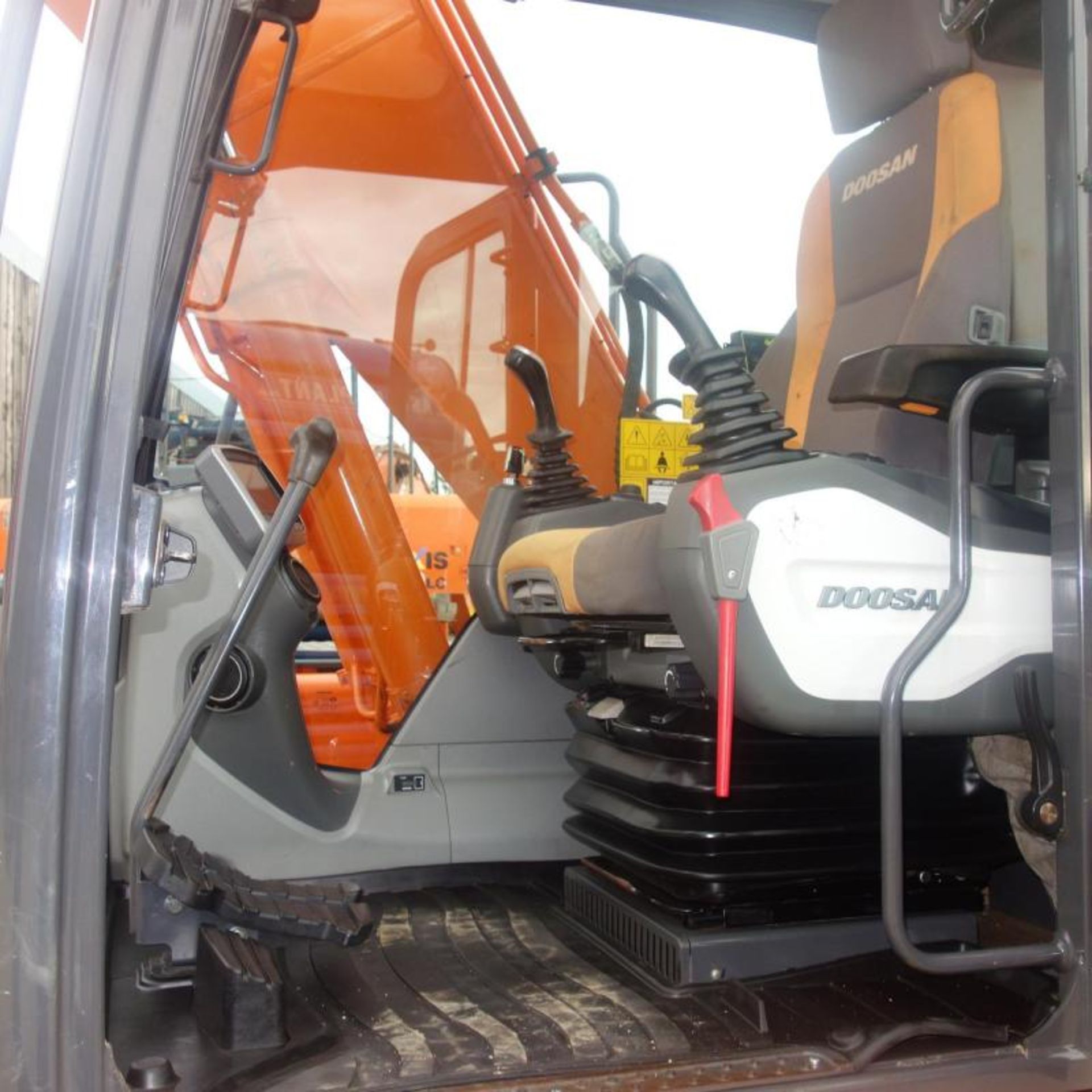 2014 Doosan DX140LC-3 Excavator - Image 14 of 20