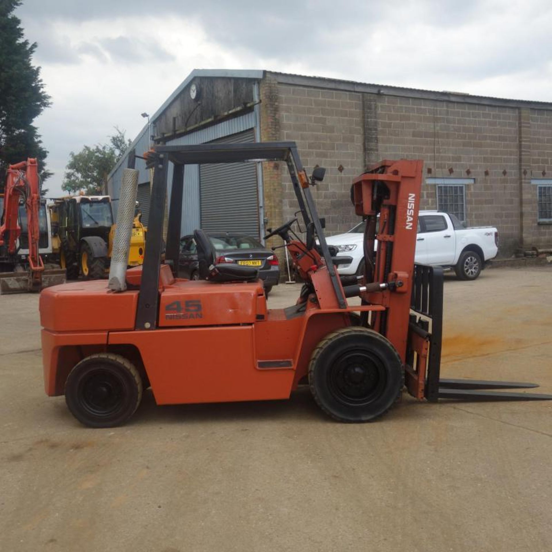 2004 4.5 Ton Nissan Forklift - Image 3 of 9