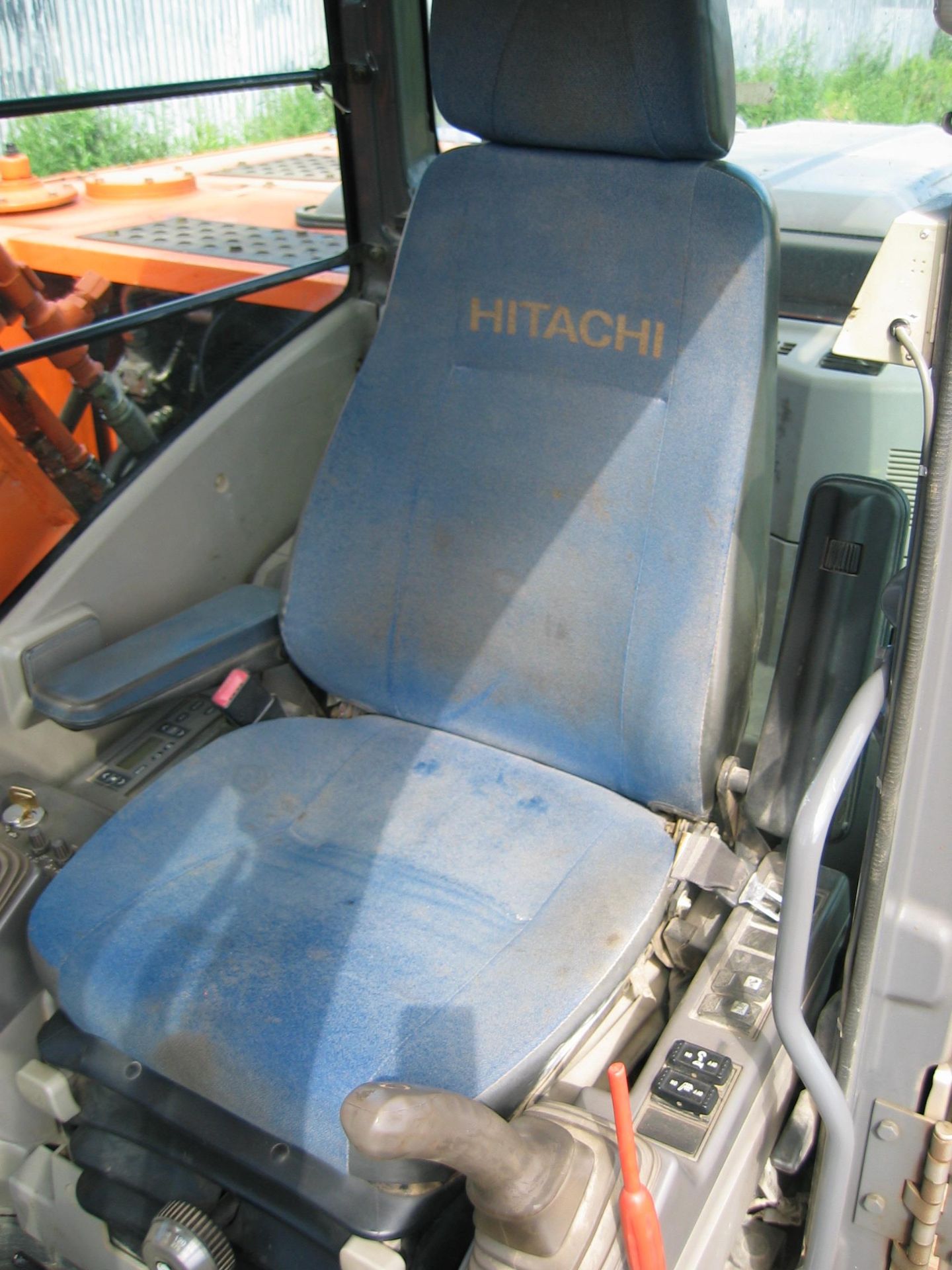 Hitachi ZX210LC-3 2010 , Tracked Excavator - Image 6 of 9