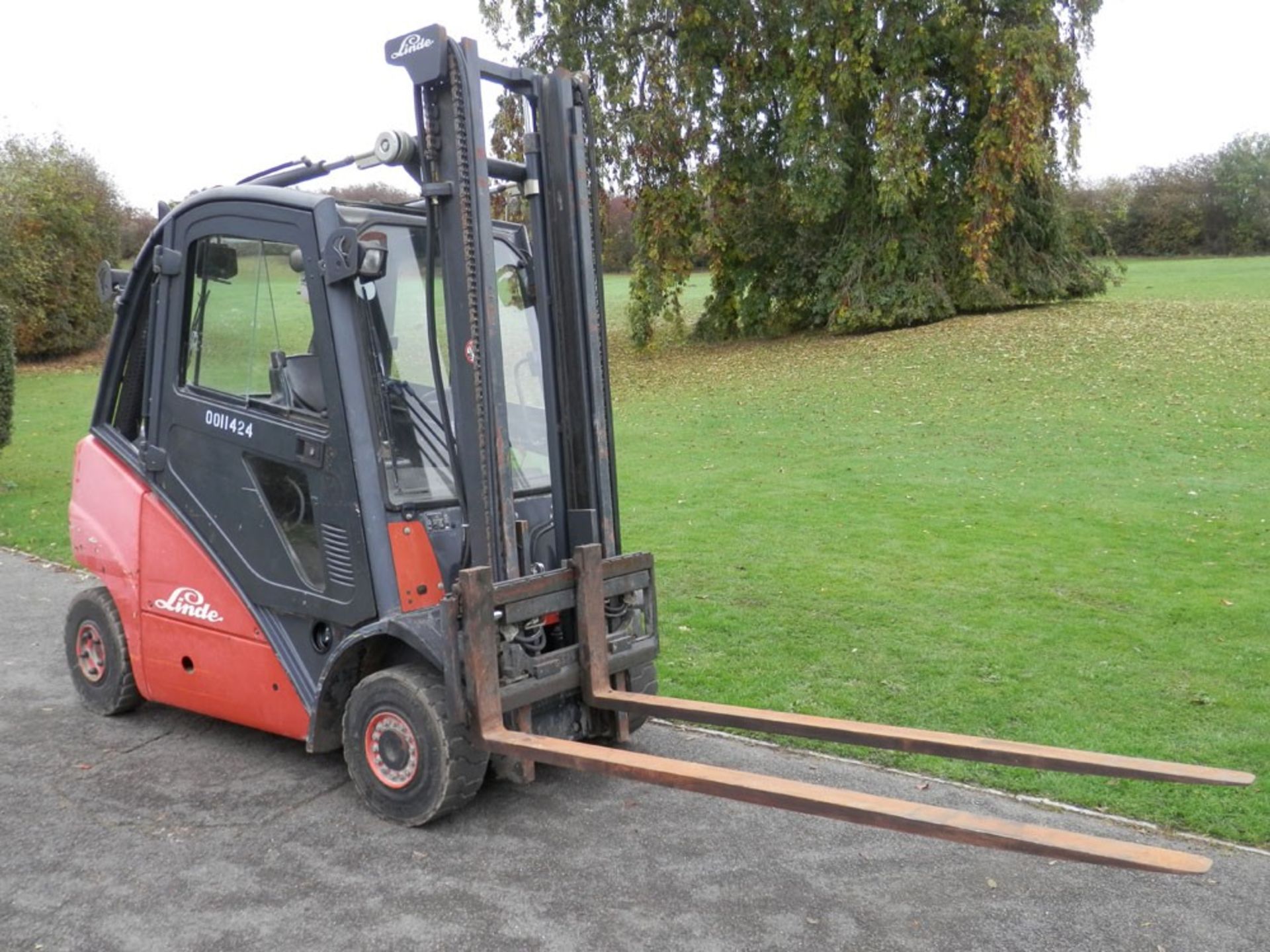 2004 Linde H20D 3 Meter 2 Tonne Lift Truck