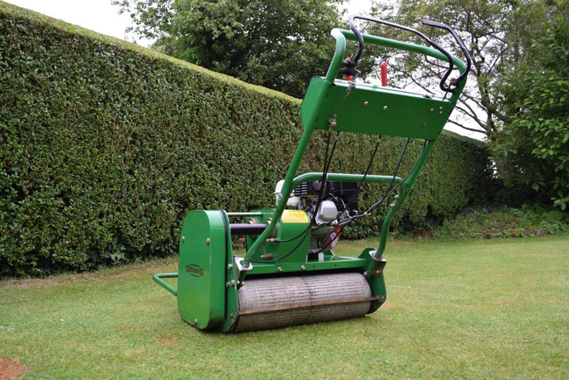 2004 Dennis G560 5 Blade Cylinder Mower With Grass Box - Image 10 of 12