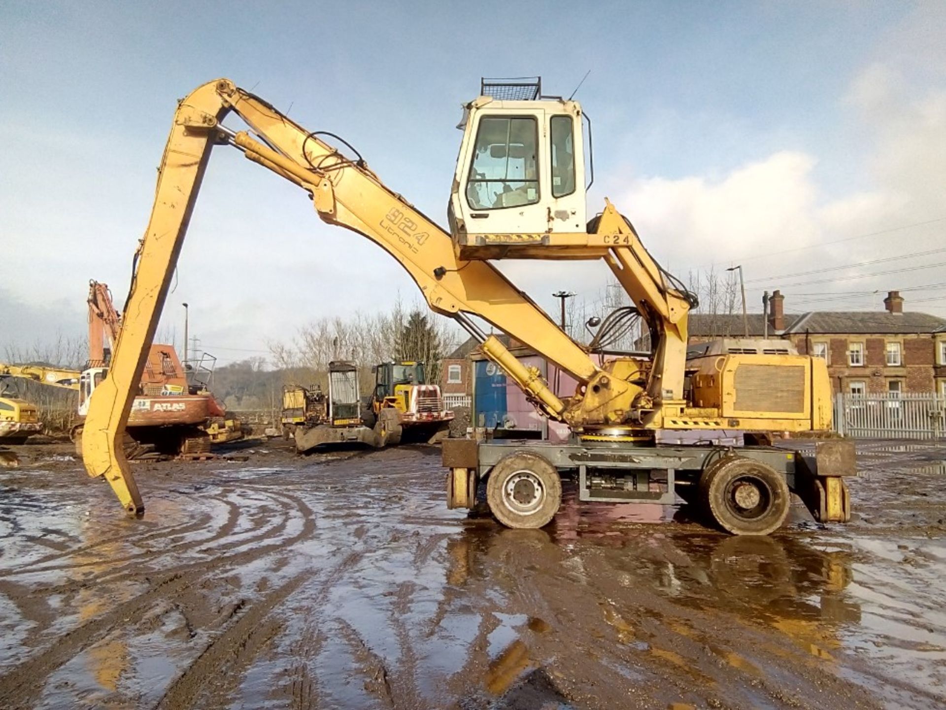 Liebherr 924 Scrap Handler