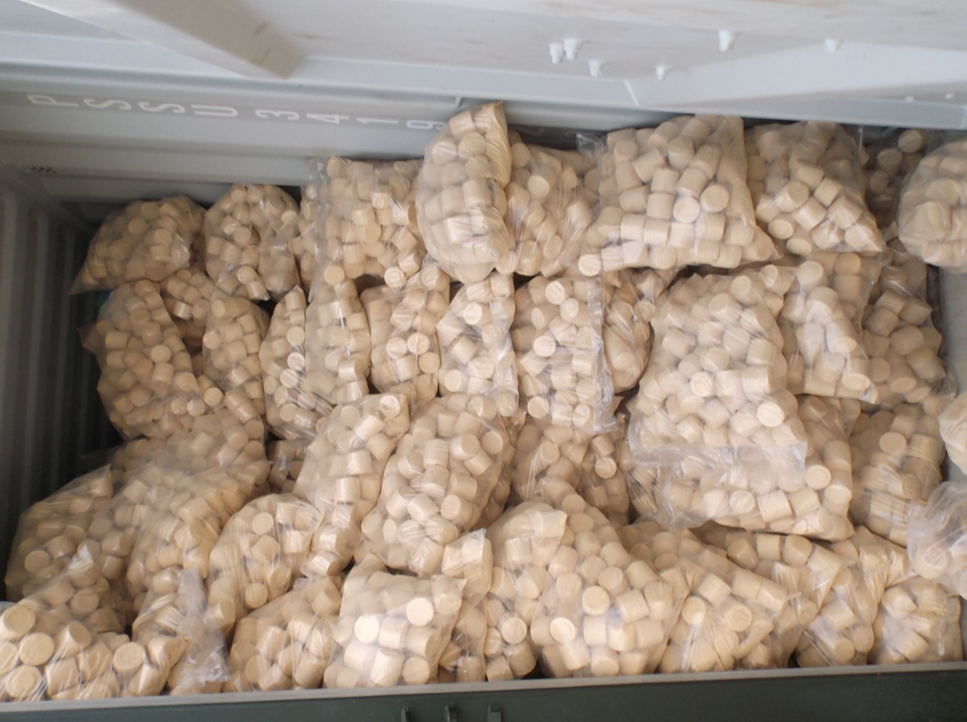 Approx 150 X 8Kg Bags Of Eco Hardwood Briquettes / Heat Logs Eco Stoves Fuel For Aga - Image 3 of 4