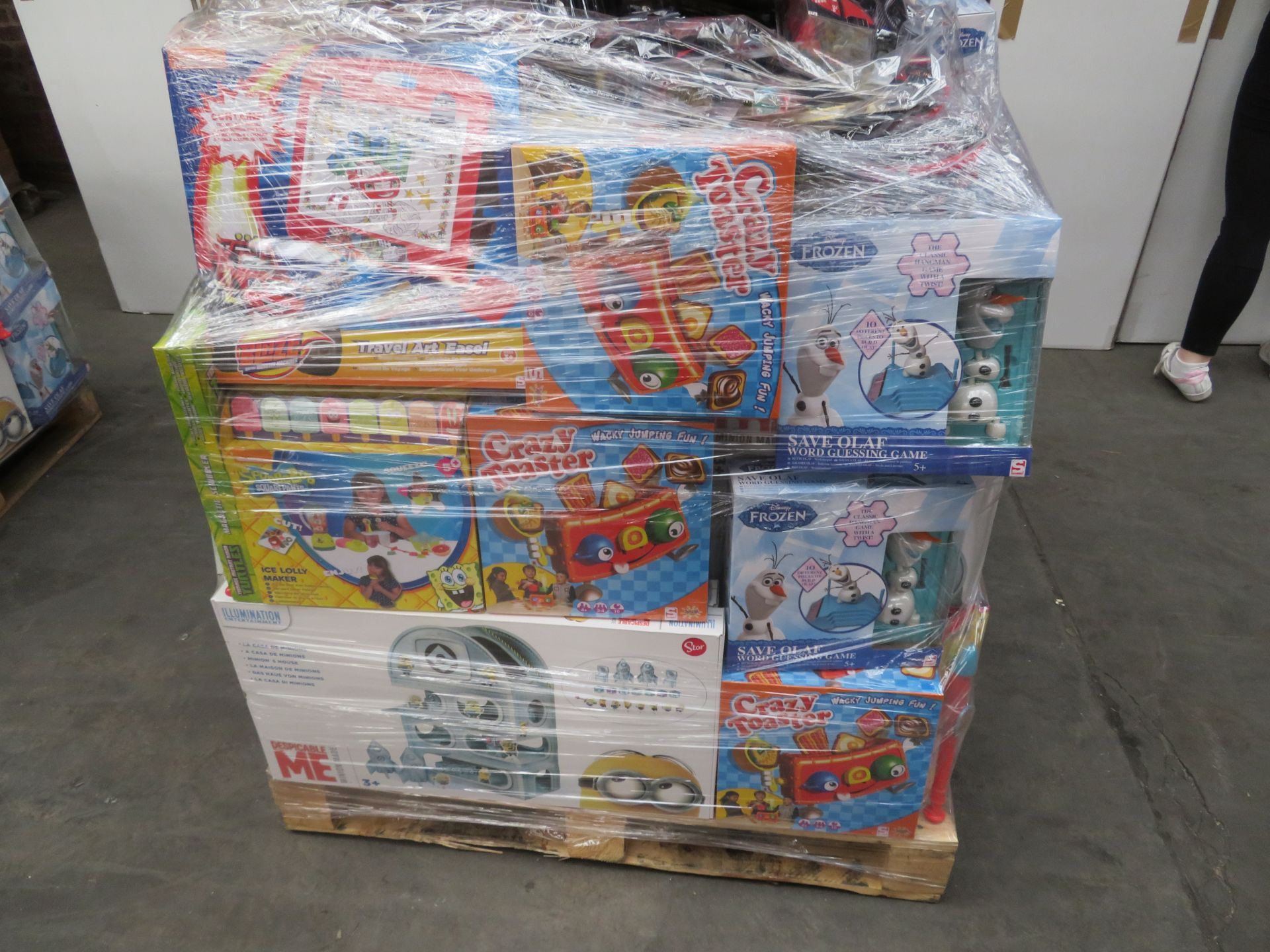 (Os8) Large Pallet To Contain 490 Items Of Various Brand New Items To Include: Dcs's Superman - Image 2 of 8