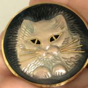 Stunning designer enamel & gold tone circle CAT / KITTEN brooch by Sea Gems