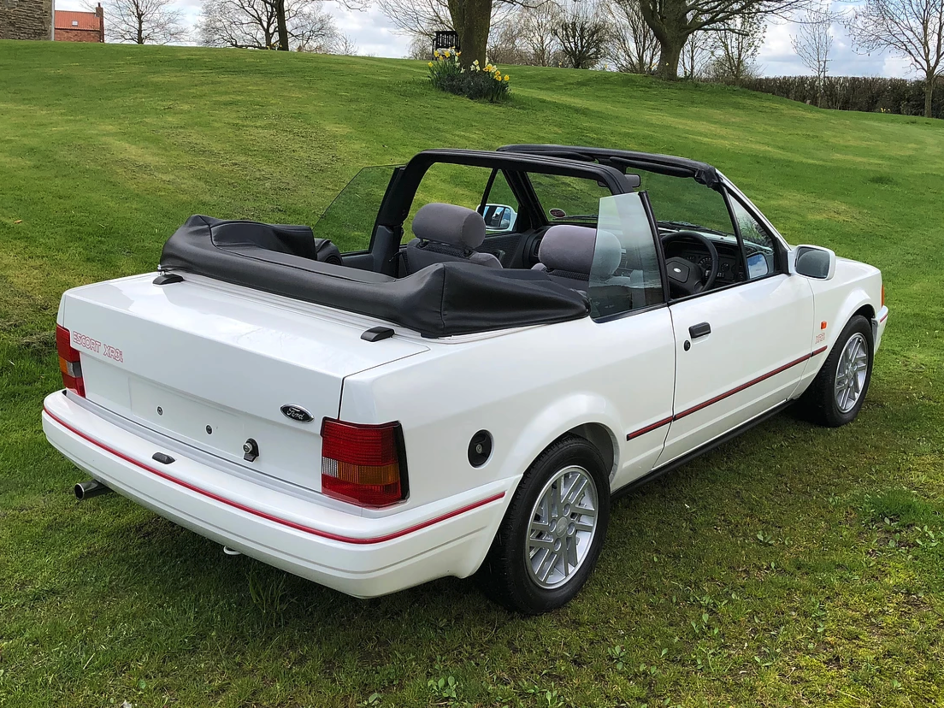 1990 Ford Escort XR3i Convertible - Concours Condition - Image 5 of 12