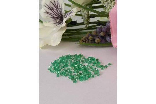 An Amazing Collection IGLI Certified 9.05 Cts 175 pieces Natural Zambian Emeralds - Sparkling Green - Image 3 of 3