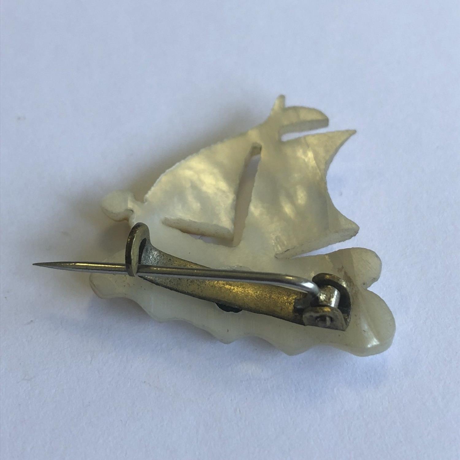 Antique French Ship Brooch Mother of Pearl / Shell Sailor 19th Century - Image 3 of 3