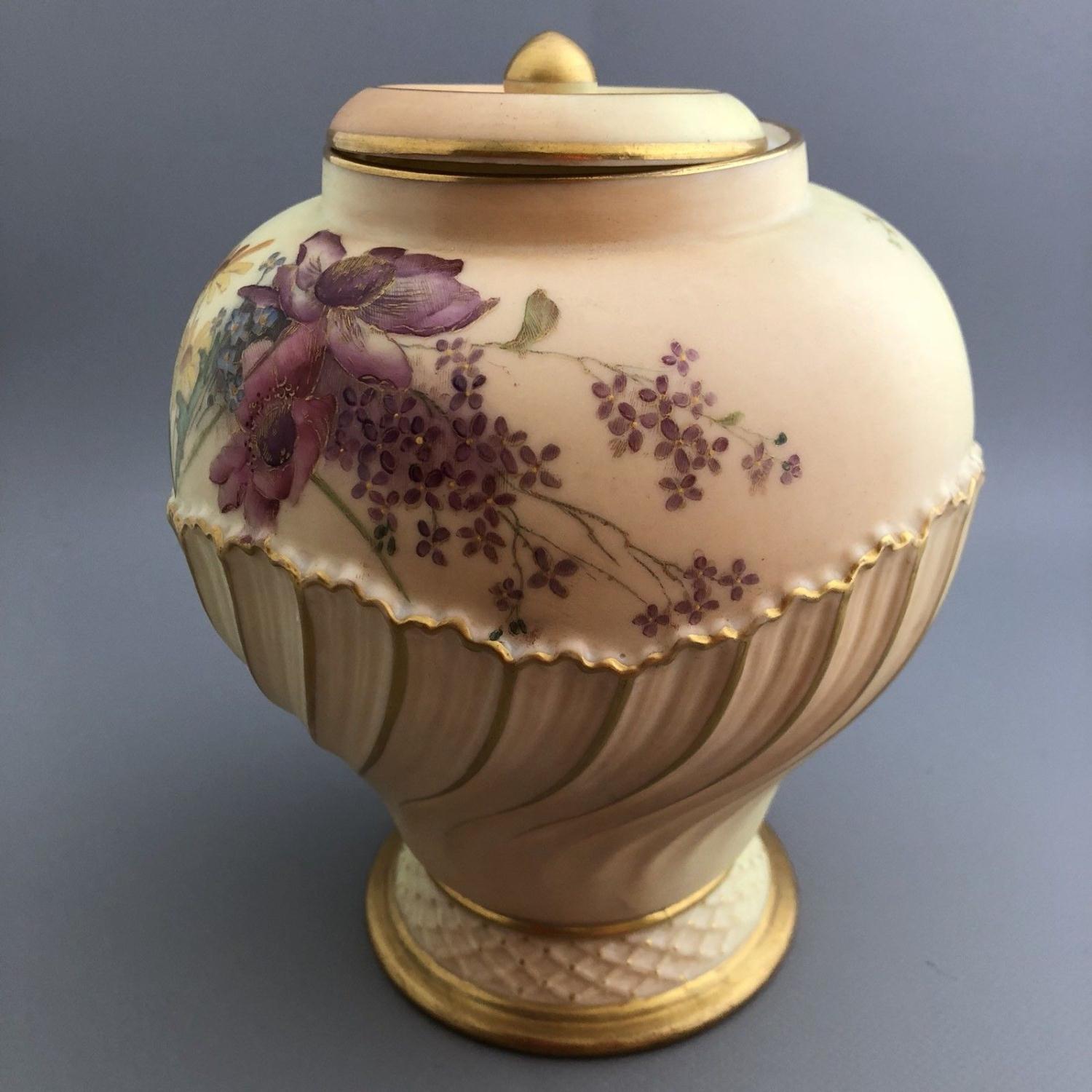 Antique Royal Worcester Blush Porcelain Baluster Writhen Floral Vase & Cover - Image 4 of 7