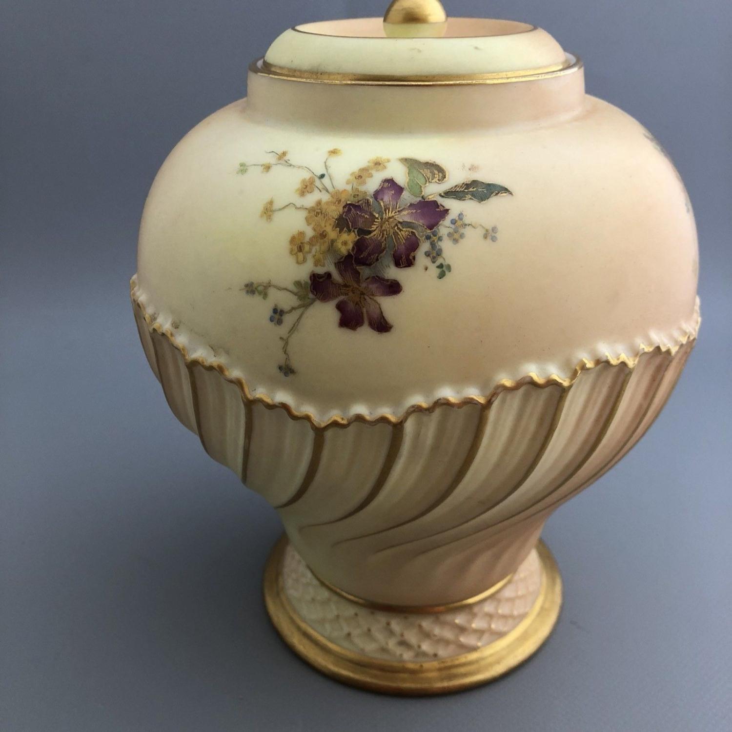 Antique Royal Worcester Blush Porcelain Baluster Writhen Floral Vase & Cover - Image 3 of 7