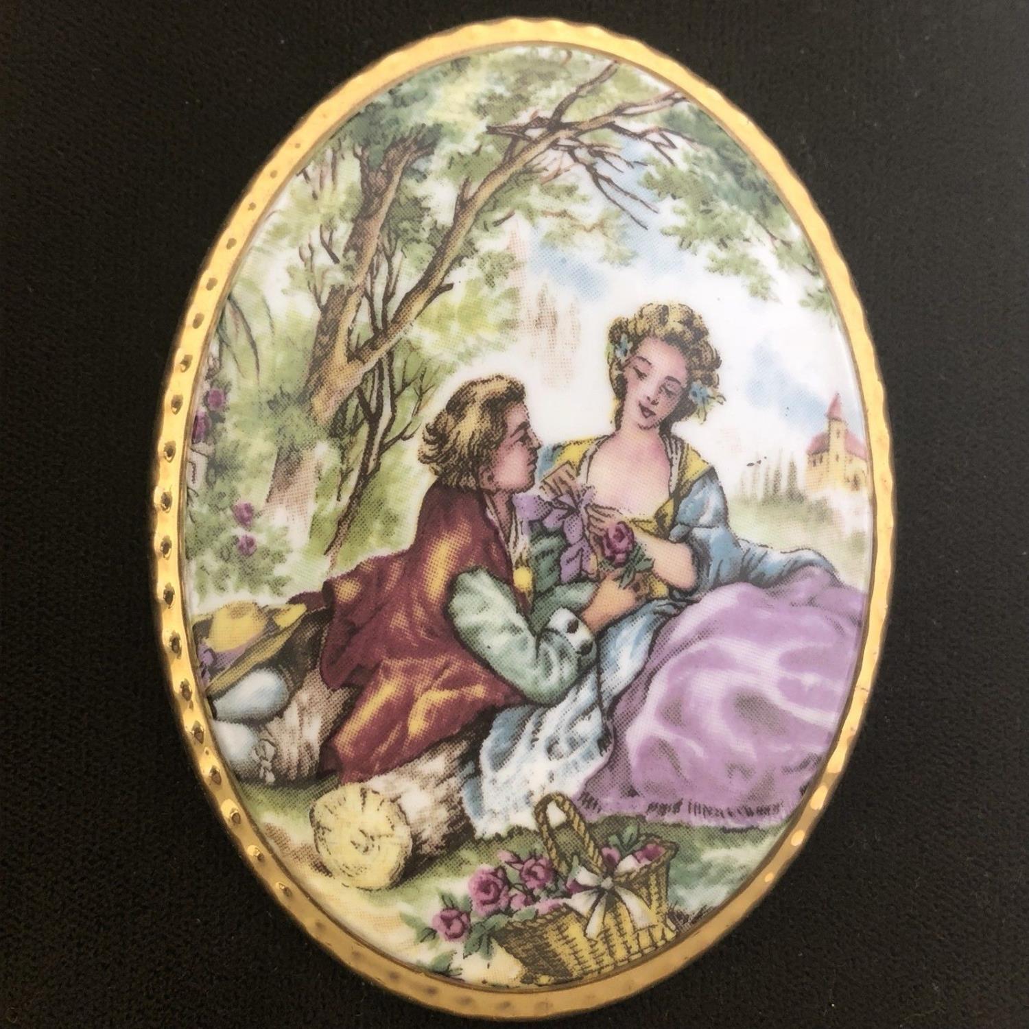 A Pair of Framed Plaques -Fragonard Style Lovers - Staffordshire Fine Bone China - Image 3 of 5