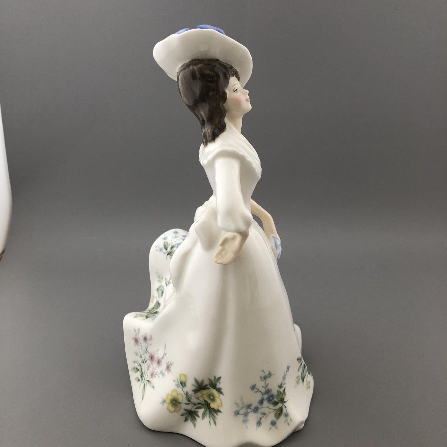 Royal Doulton Porcelain Figurine "Adele" HN2480 Pretty Lady - Image 4 of 7