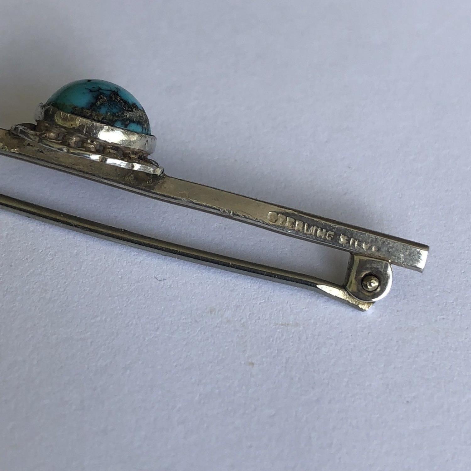 An antique Sterling Silver Bar Brooch with central Turquoise Stone - Image 3 of 4